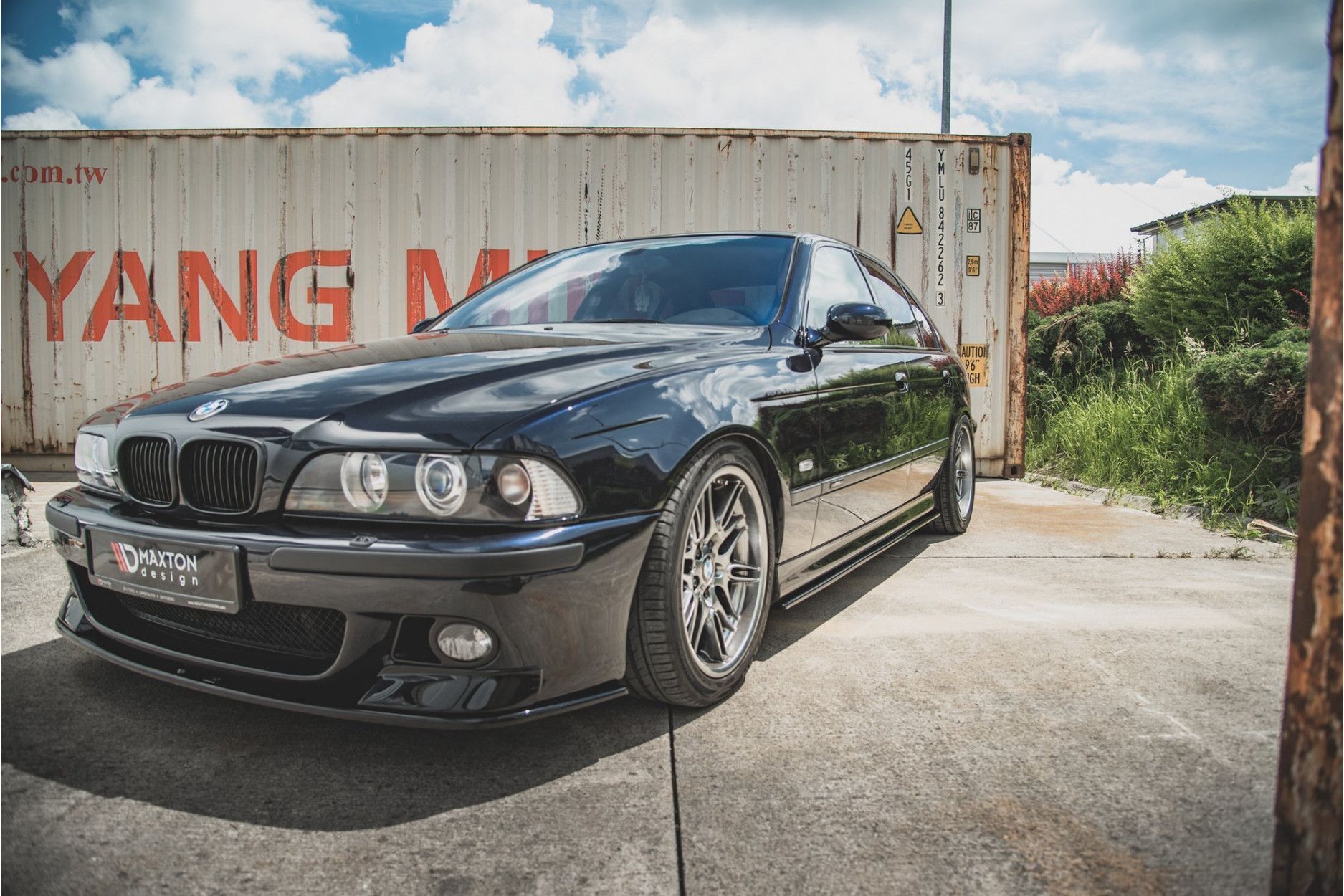 Maxtondesign Seitenschweller für BMW 5er E39 M5 schwarz hochglanz (6) 