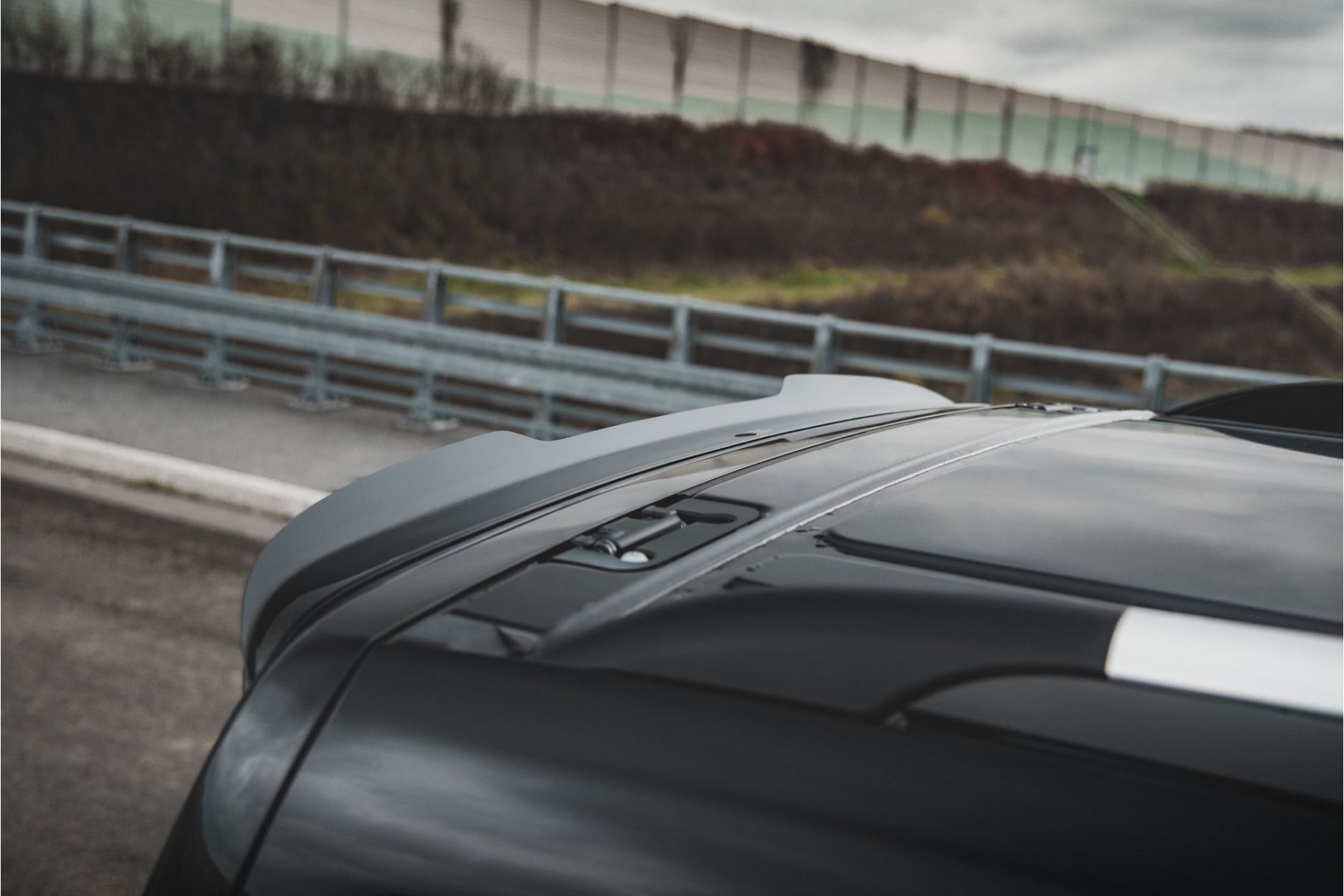 Maxtondesign Spoiler für Mercedes Benz V-Klasse W447 AMG-Paket Facelift schwarz hochglanz (3) 