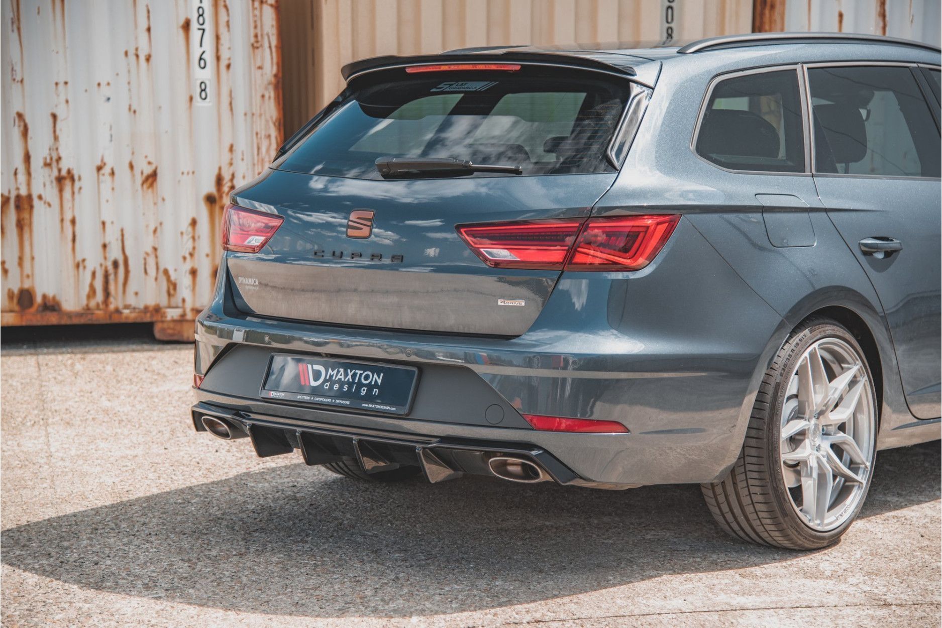 Maxtondesign Diffusor für SEAT Leon MK3 Cupra Kombi schwarz hochglanz (5) 