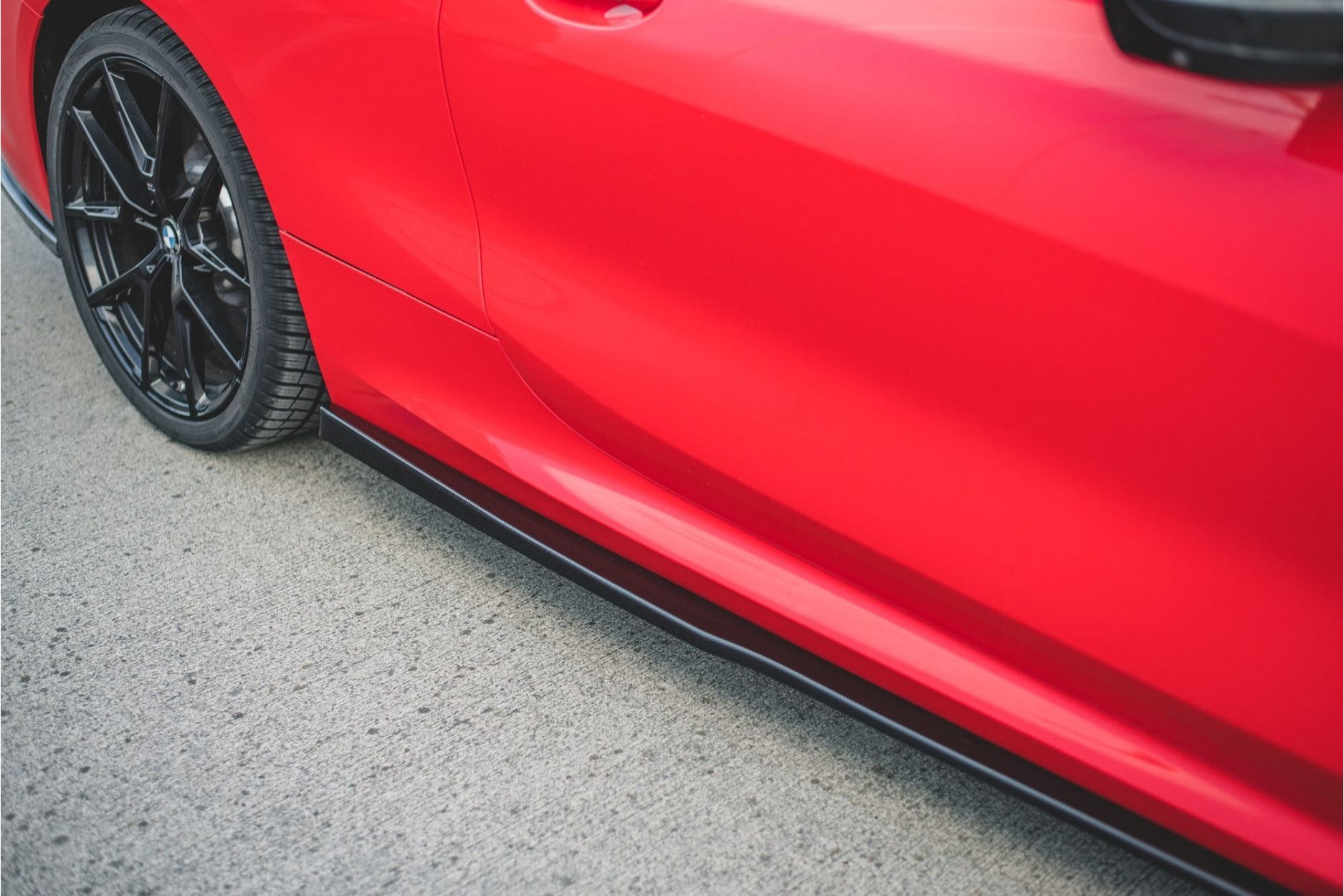 Maxtondesign Seitenschweller für BMW 8er G15 M850i schwarz hochglanz (4) 