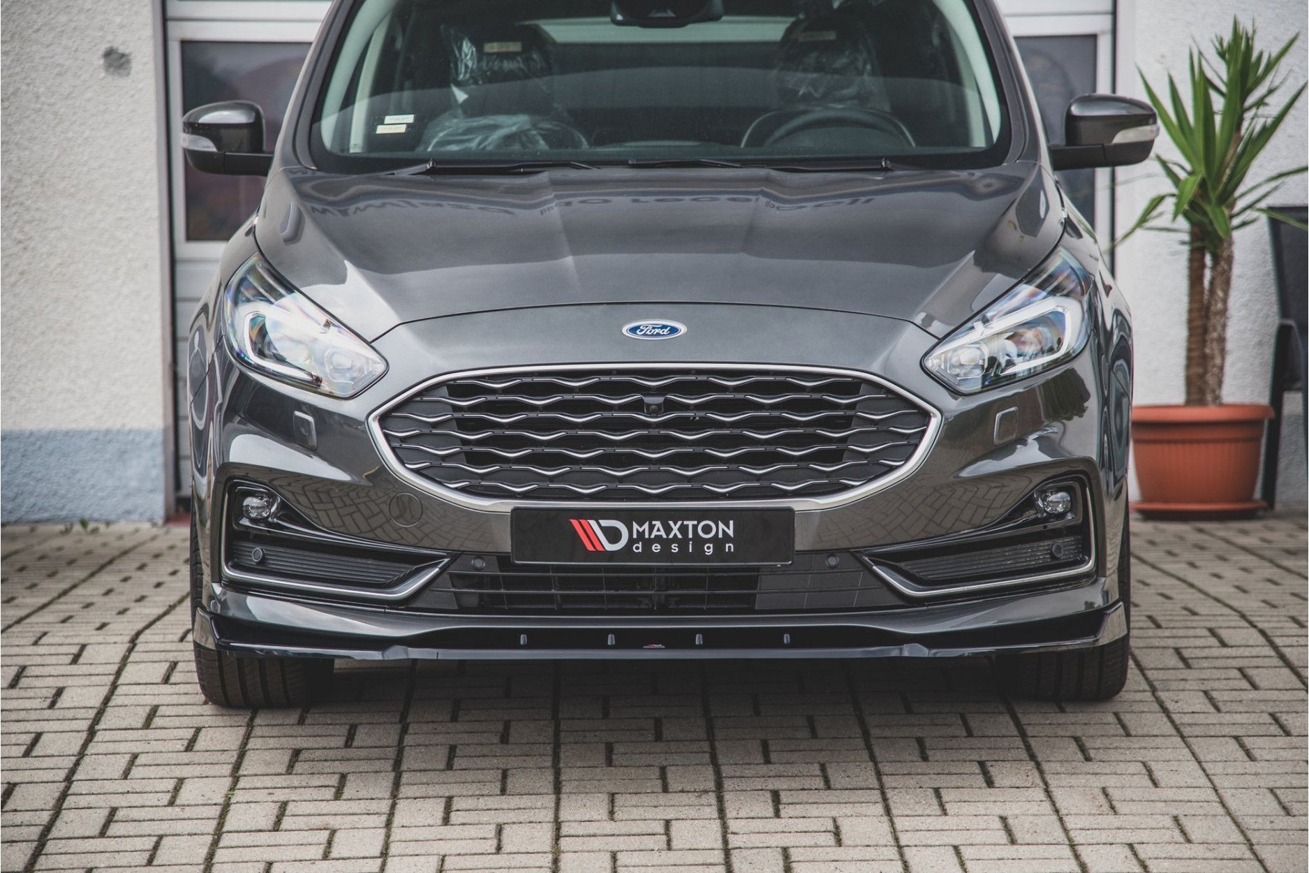 Maxtondesign Frontlippe für Ford S-Max MK2 Facelift schwarz hochglanz (5) 