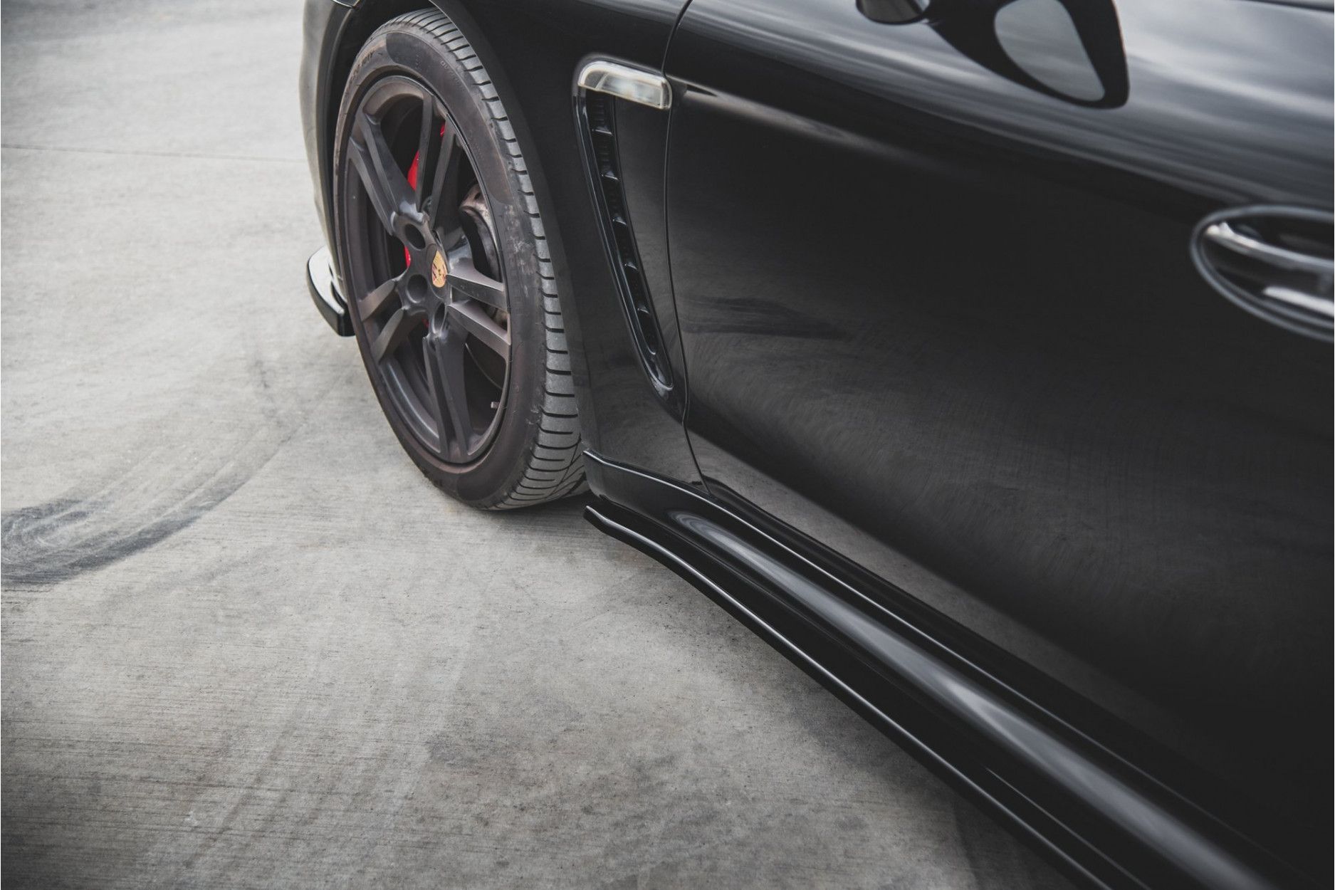 Maxtondesign Seitenschweller für Porsche Panamera 970 Turbo Facelift schwarz hochglanz (5) 