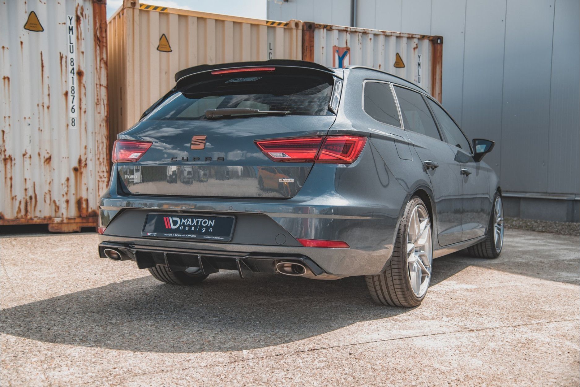 Maxtondesign Diffusor für SEAT Leon MK3 Cupra Kombi schwarz hochglanz (4) 