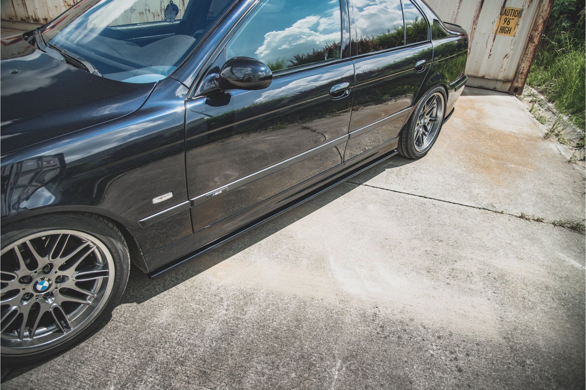 Maxtondesign Seitenschweller für BMW 5er E39 M5 schwarz hochglanz (2) 