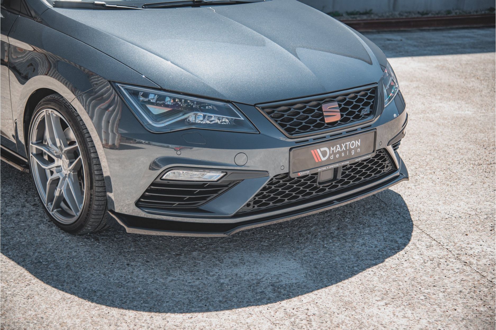 Maxtondesign Frontlippe V.7 für SEAT Leon MK3 Cupra|FR Facelift schwarz hochglanz (3) 