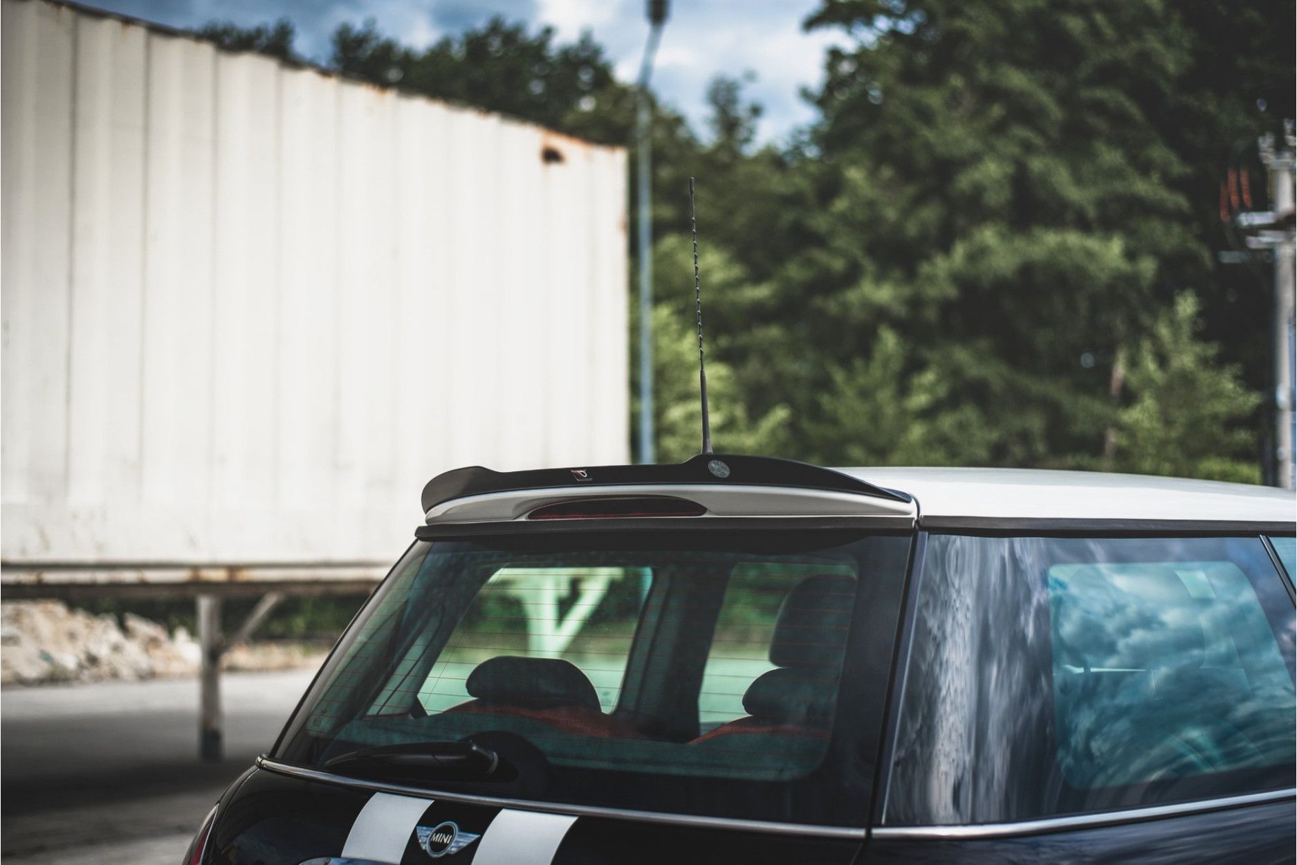 Maxtondesign Spoiler für Mini Cooper|One R50 schwarz hochglanz (3) 