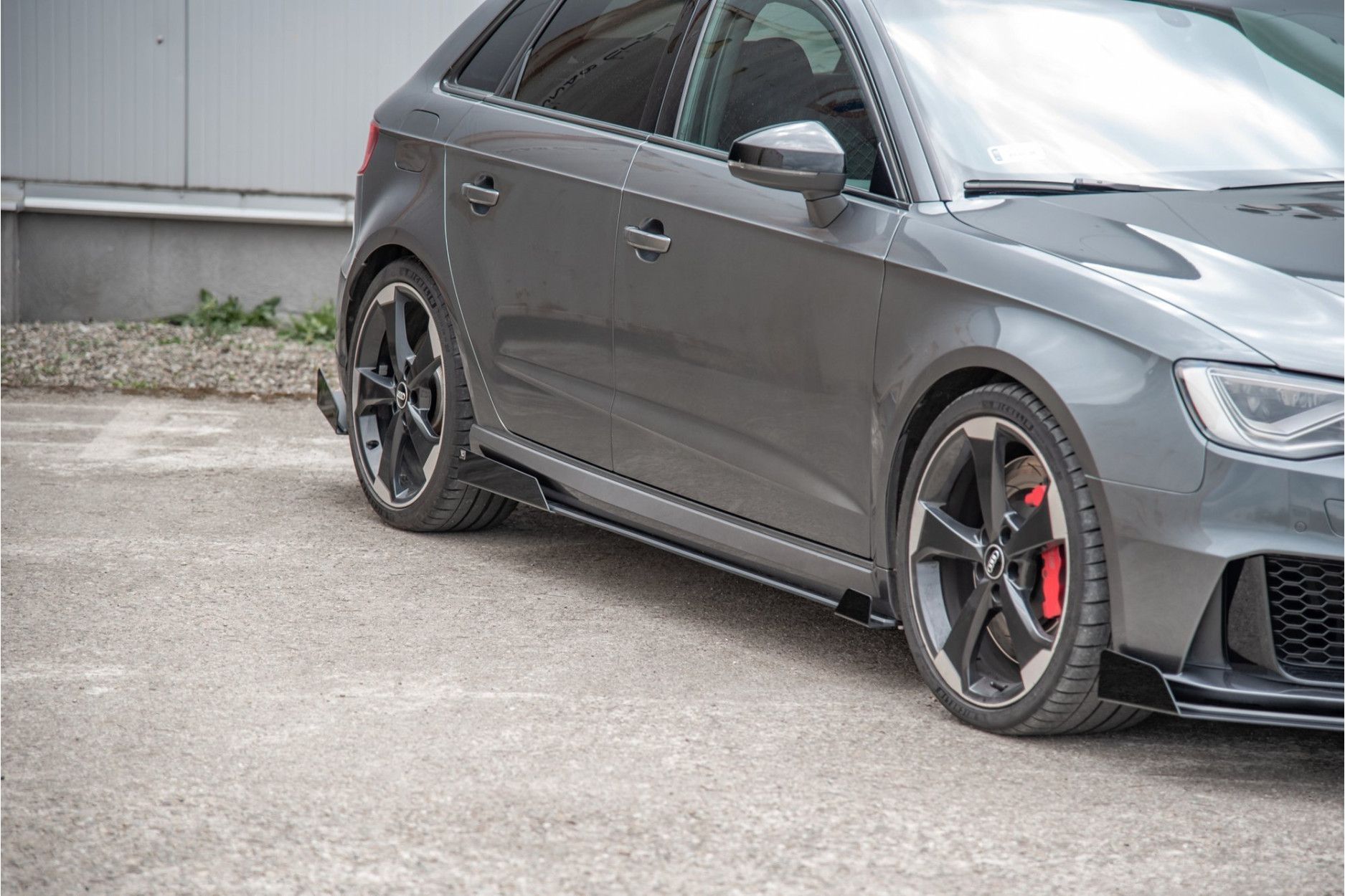 Maxtondesign Seitenschweller für Audi RS3 8V Racing schwarz hochglanz (3) 