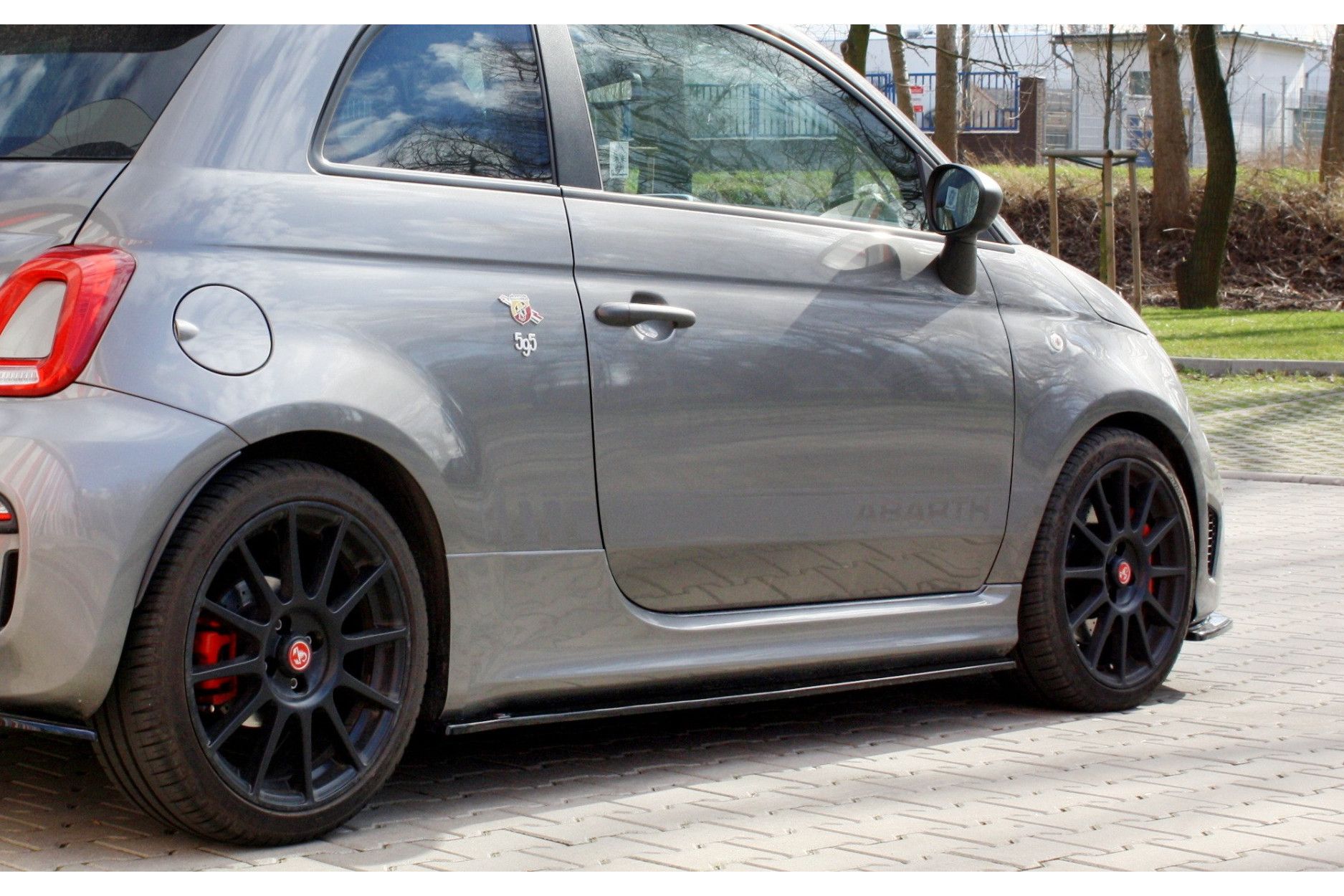 Maxtondesign Seitenschweller für Fiat 500 Abarth MK1 Facelift schwarz hochglanz (4) 