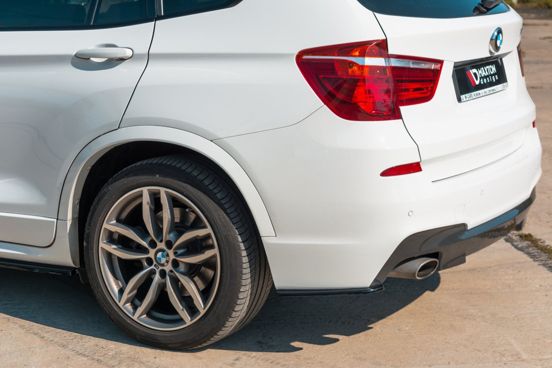Maxtondesign Frontlippe für BMW X3 F25 mit M-Paket Facelift schwarz  hochglanz - online kaufen bei CFD