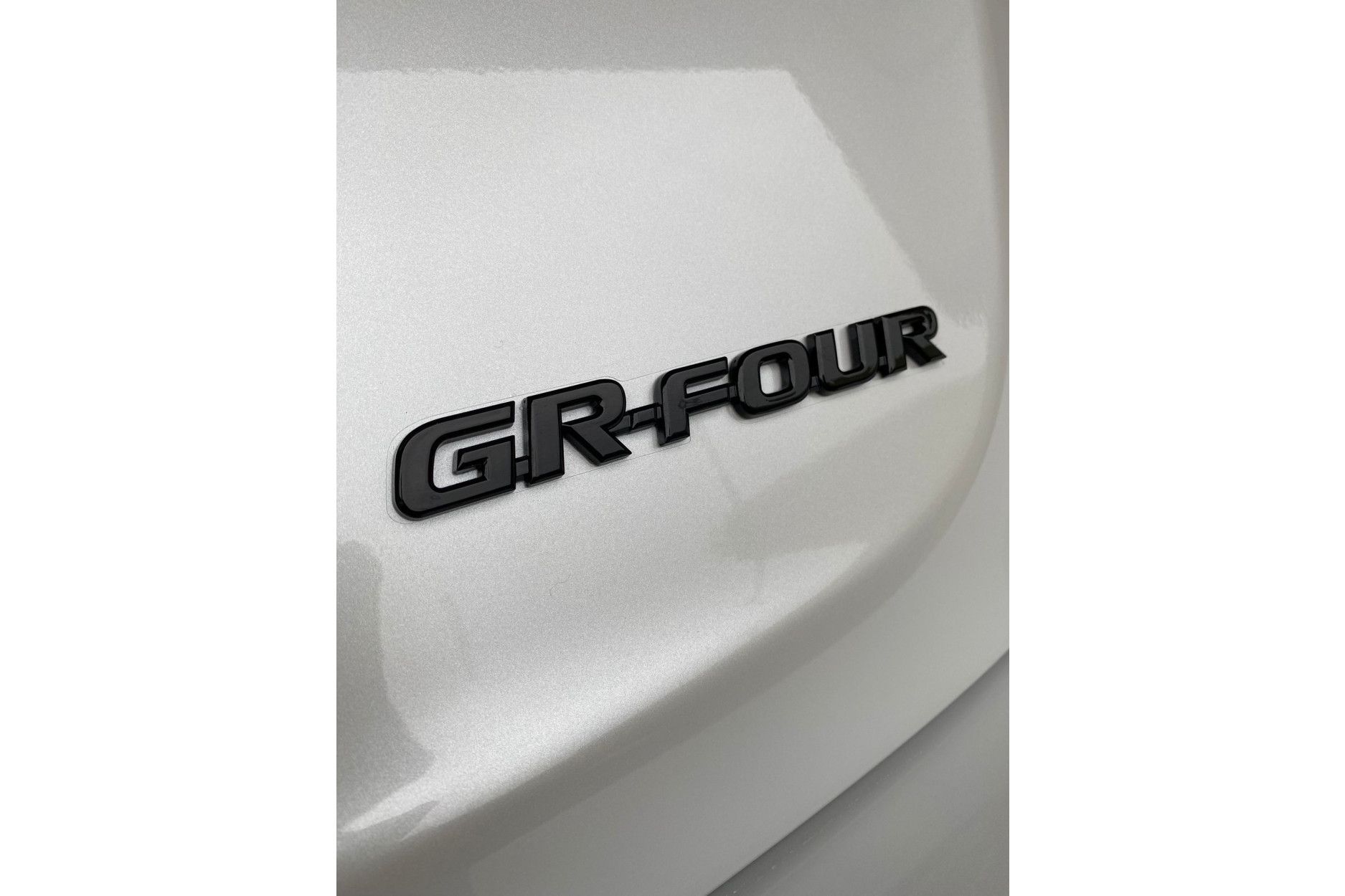 Automotive Passion Schwarz Glänzende Embleme für Toyota Yaris GR (2) 