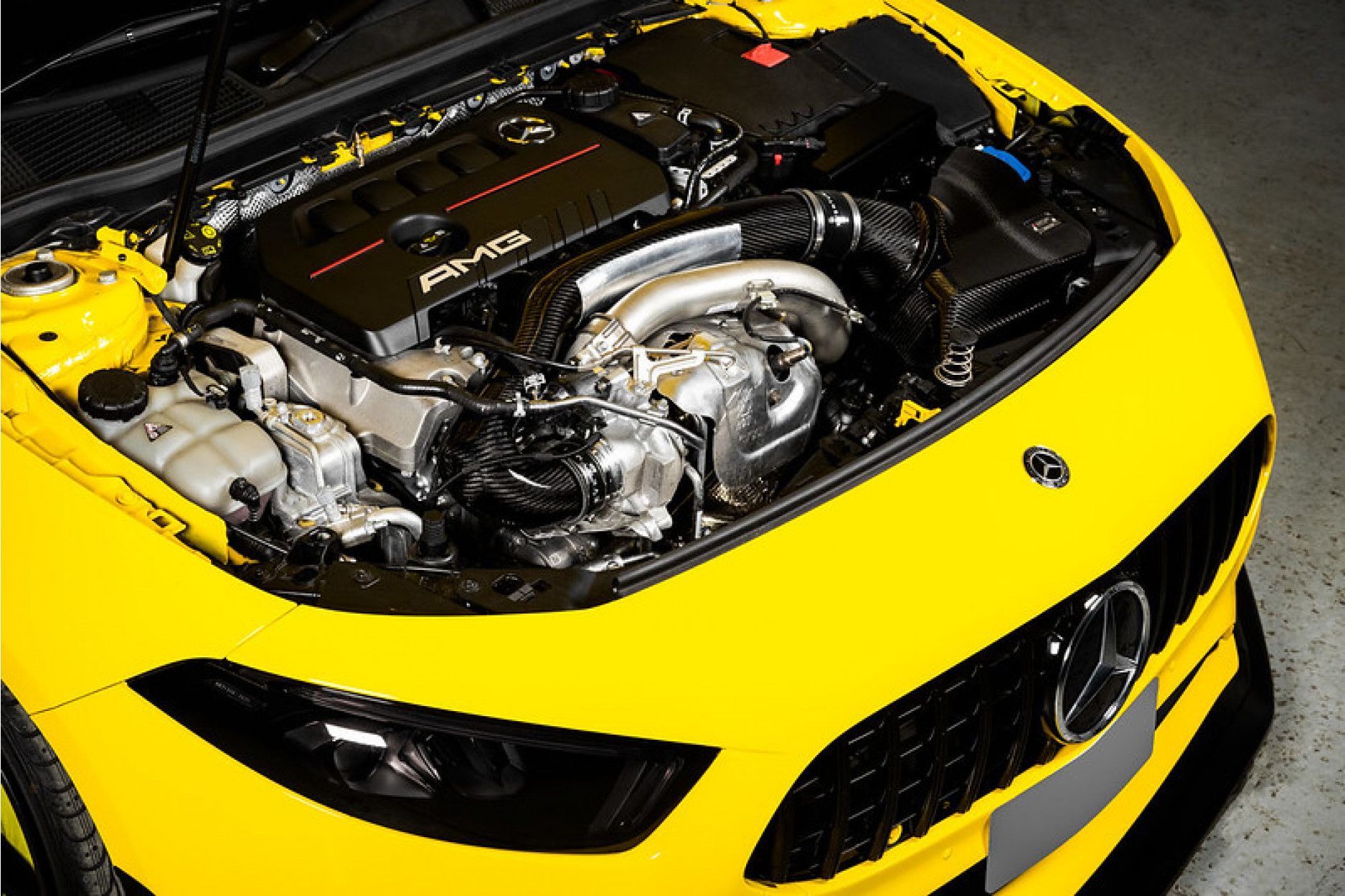 Eventuri Carbon Turbo-Rohr für Ansaugsystem für Mercedes Benz A35 AMG | CLA35 AMG und A250 - nur vor Facelift (11) 