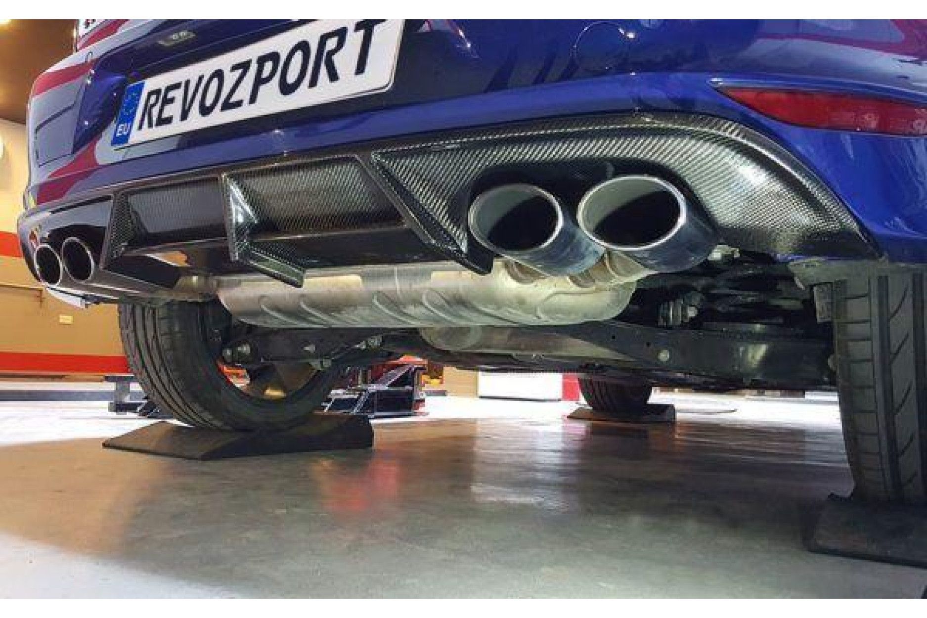 RevoZport Carbon/GFK Heck/Stoßstange für Volkswagen Golf MK7