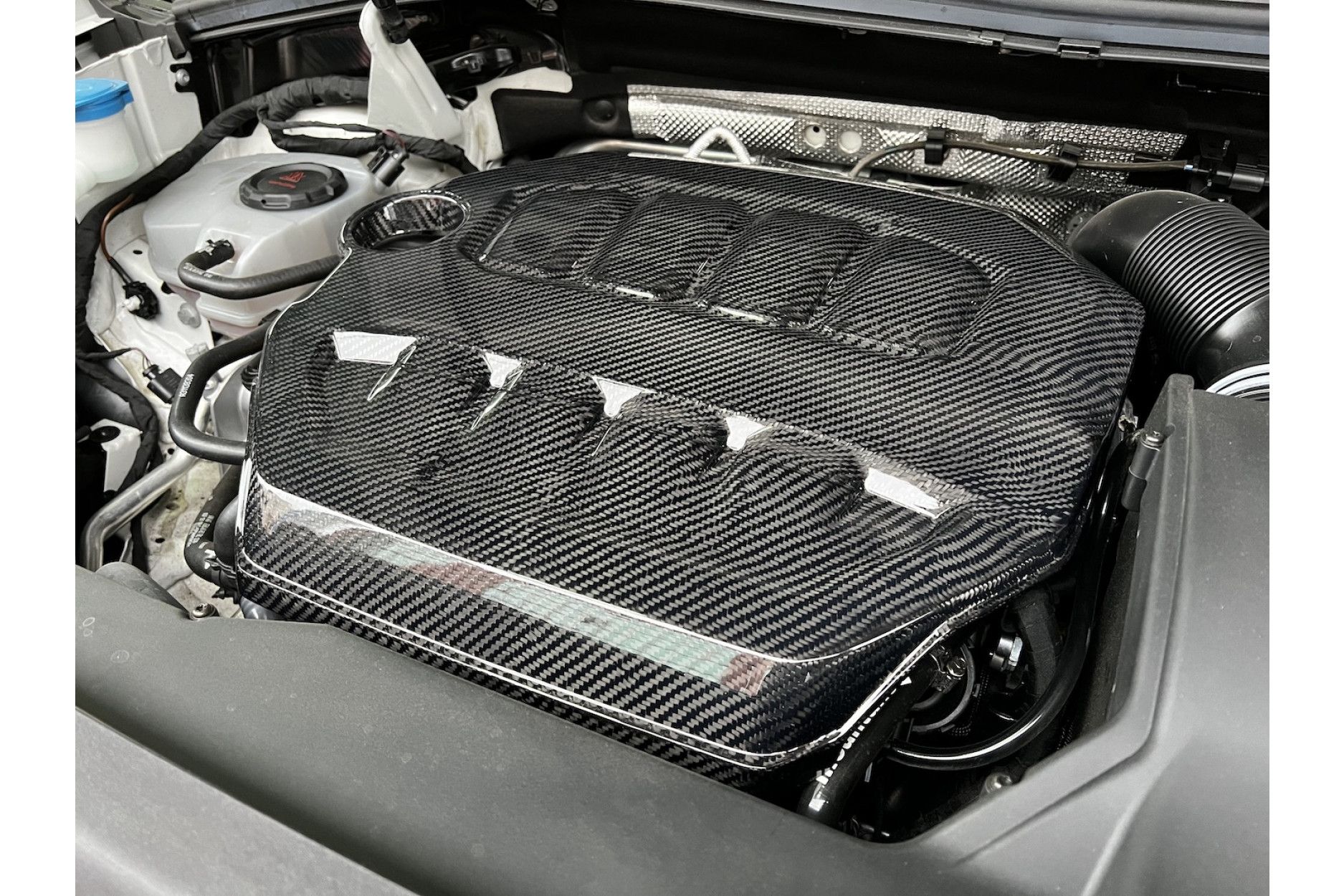 Rysten Design Carbon Motorabdeckung für VW Golf 8 MK8 GTI/R (3) 