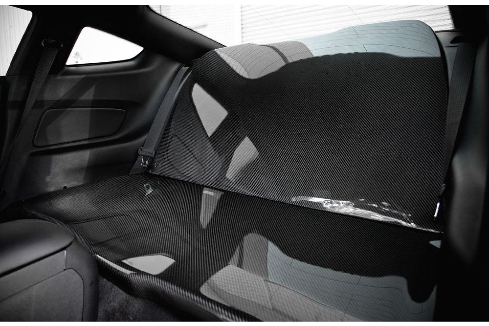 Anderson Composites Carbon Rückbankverkleidung für Ford Mustang (5) 