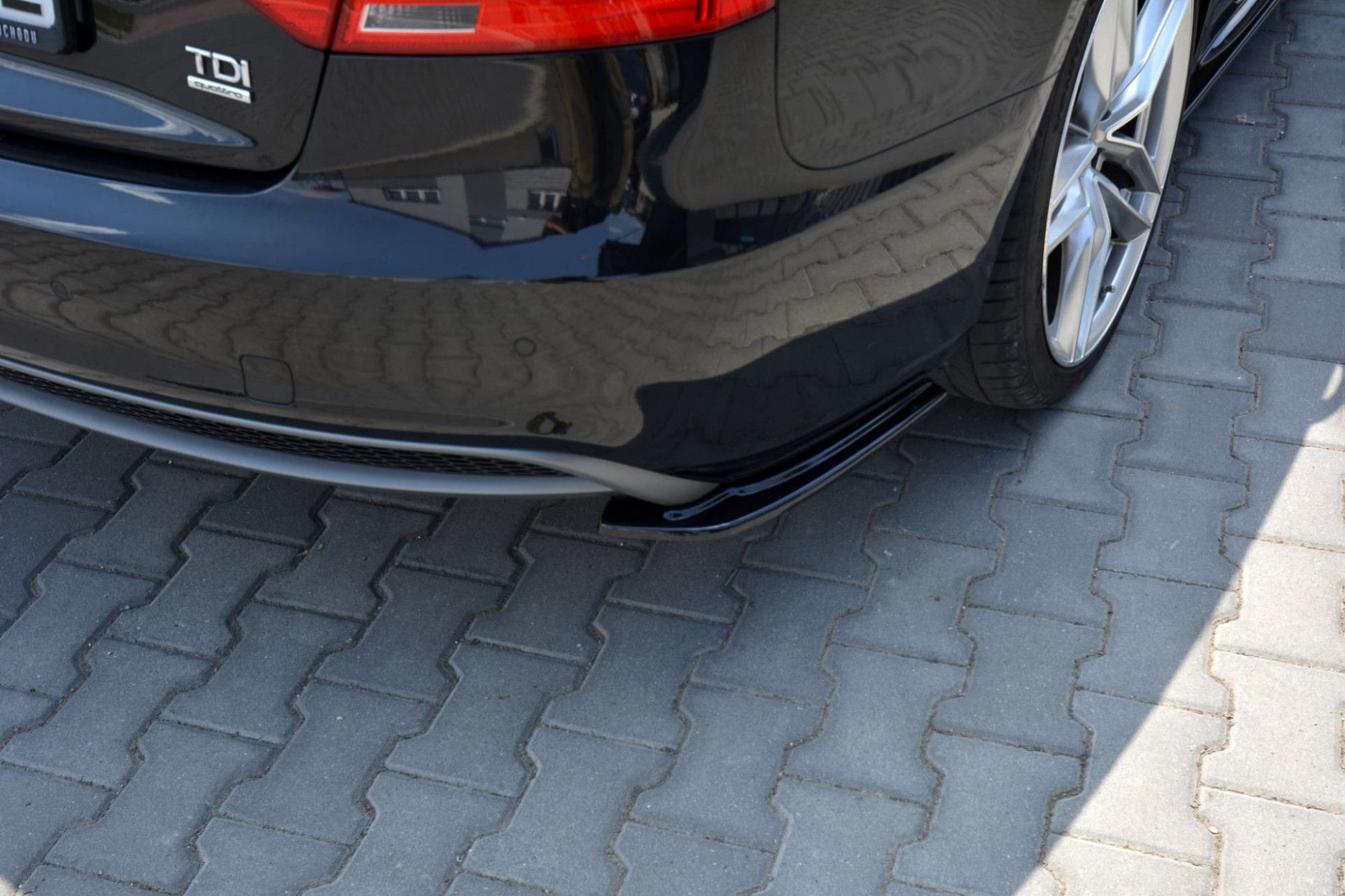 Maxton Design Diffusor-Erweiterungen für Audi A5 8T S-Line Facelift schwarz hochglanz (2) 