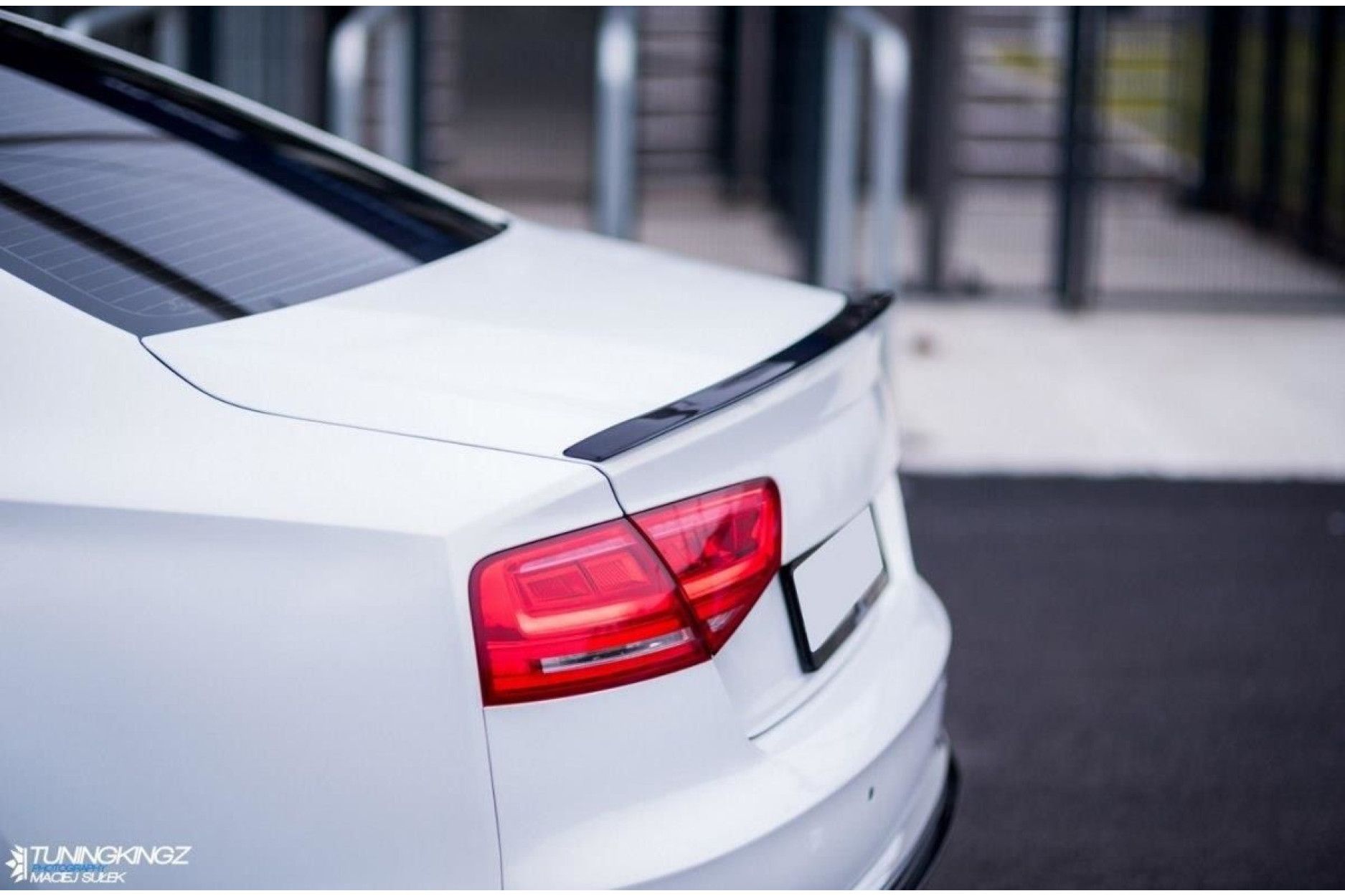 Спойлер audi. Спойлер Audi s8 d4. Ауди а8 спойлер. Спойлер Ауди а8 2014. Лип спойлер Ауди а1.