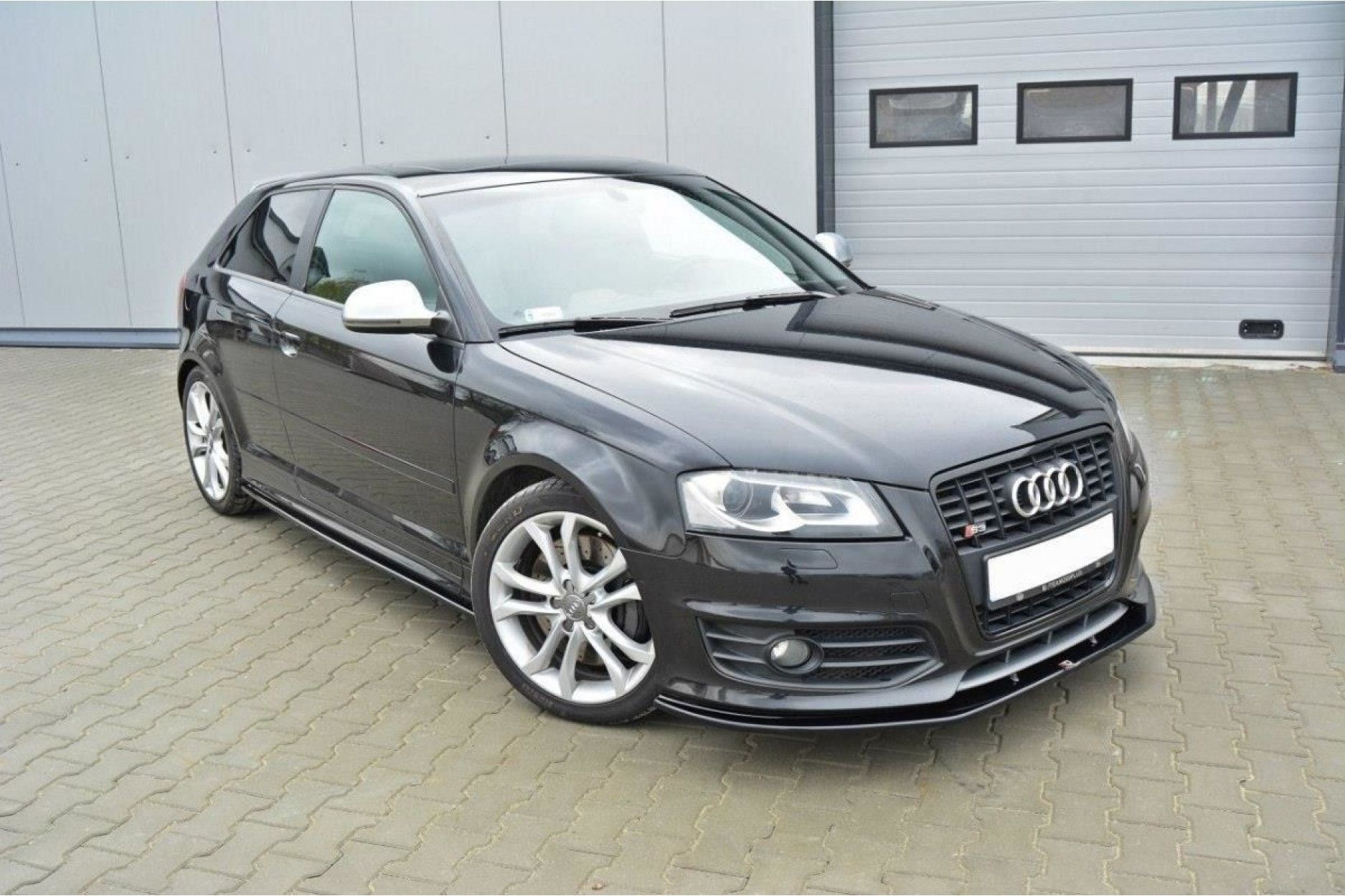 Maxton Design Frontlippe für Audi 8P S3 Facelift schwarz hochglanz (2) 