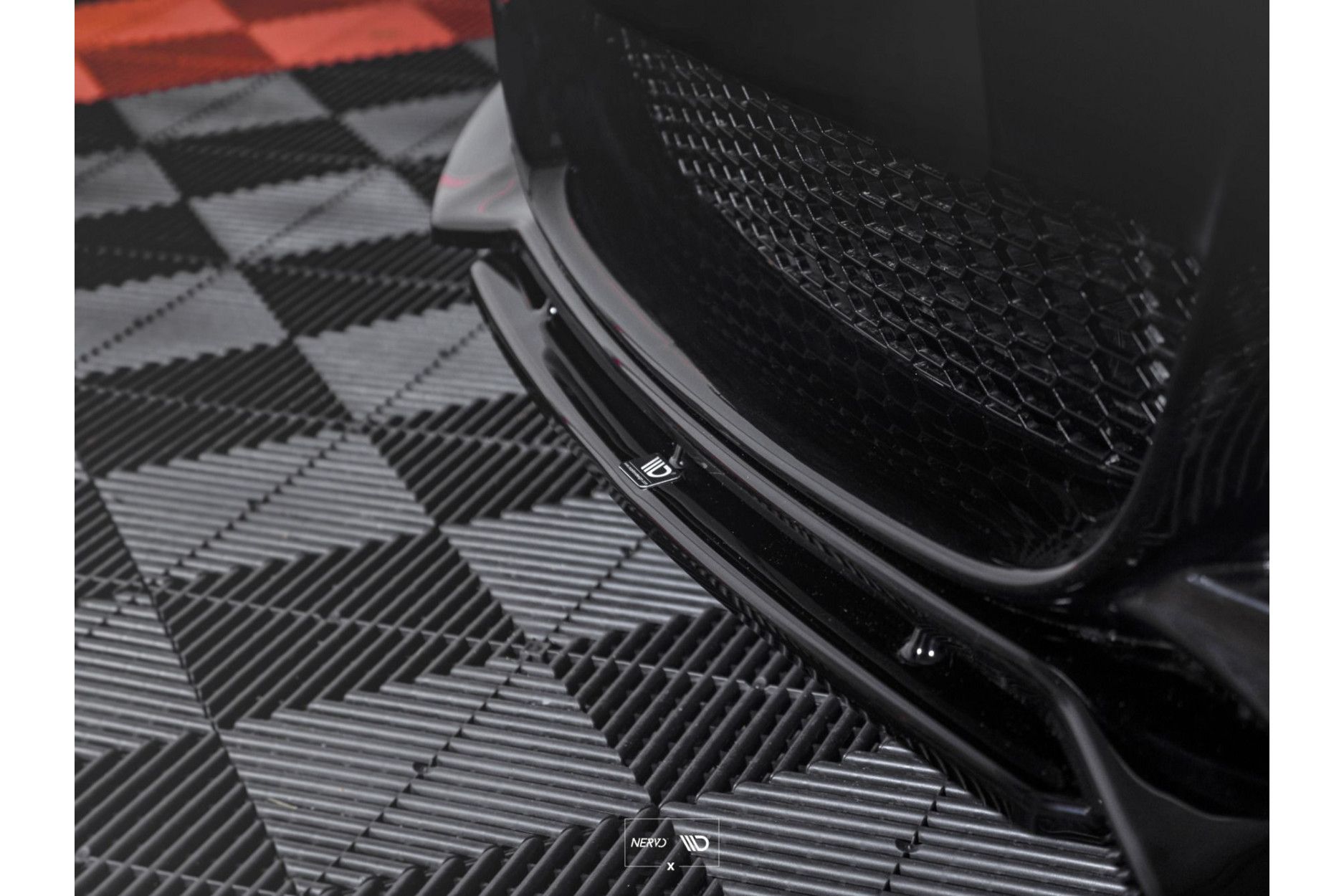 Maxton Design Frontlippe für BMW 1er E82 Facelift schwarz hochglanz (4) 