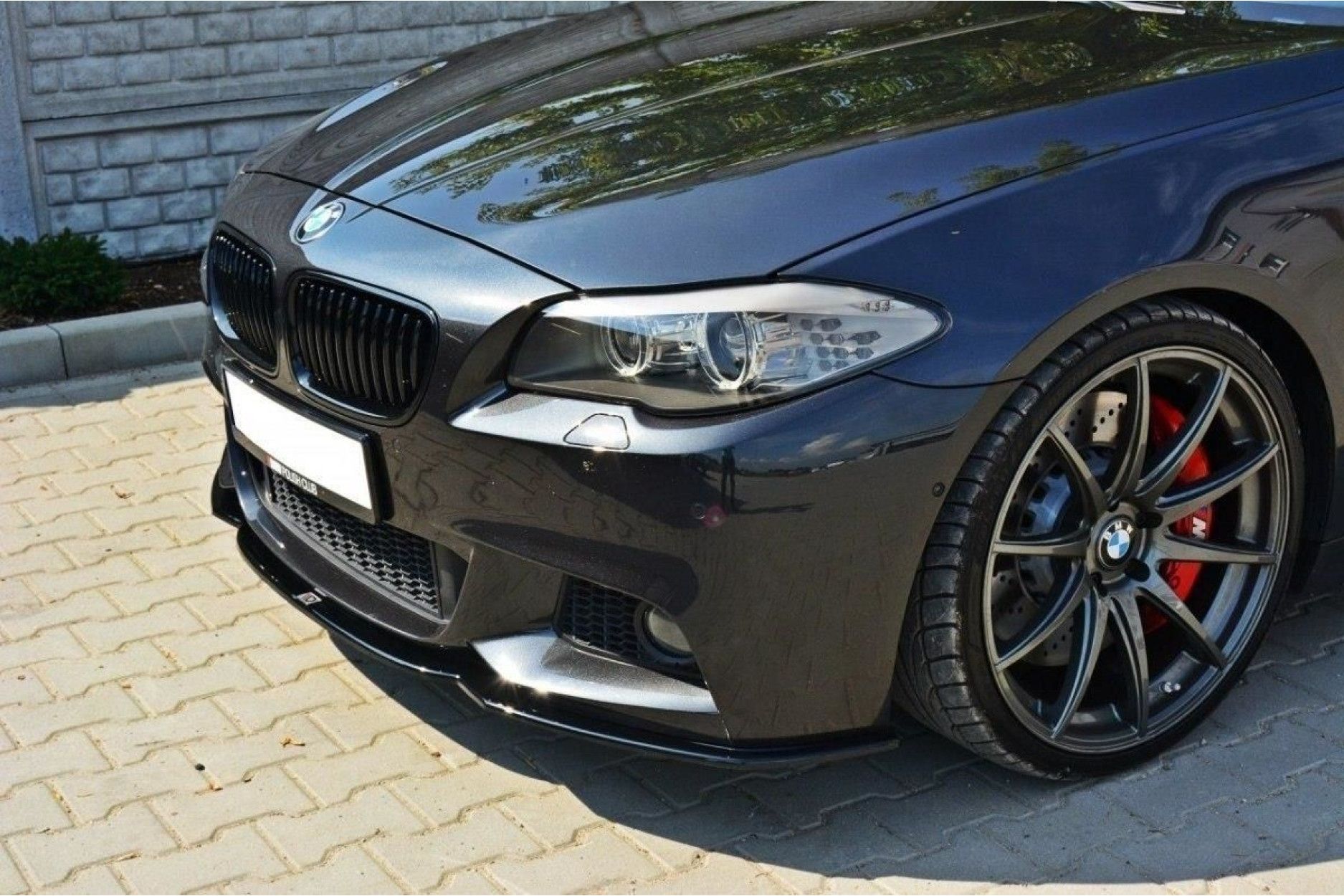 Maxton Design Frontlippe für BMW 5er F10|F11 mit M-Paket schwarz hochglanz (4) 
