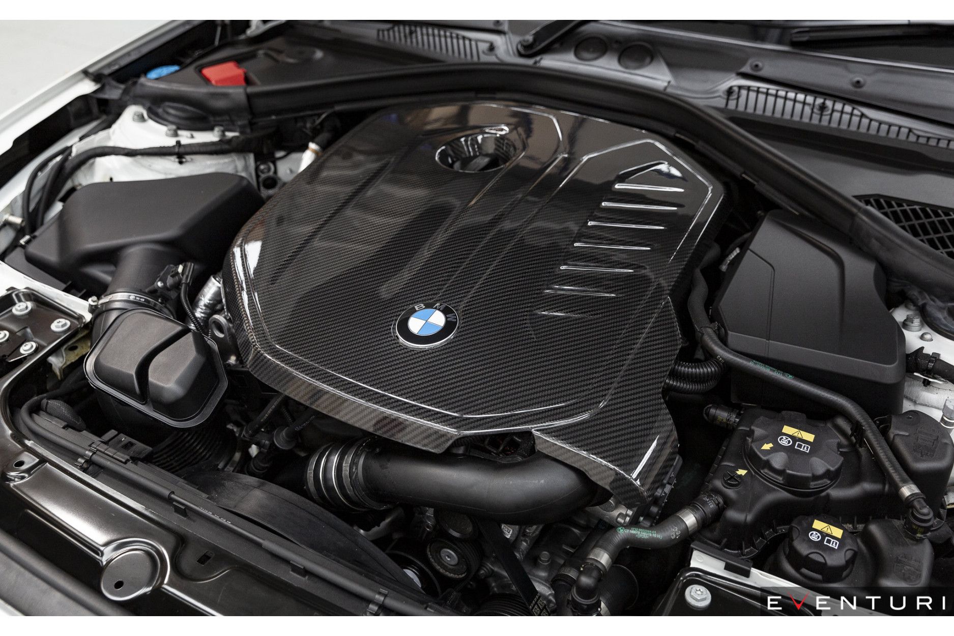 Eventuri Carbon Motorabdeckung für BMW F-Serie B58 X40i, MX40i (2) 