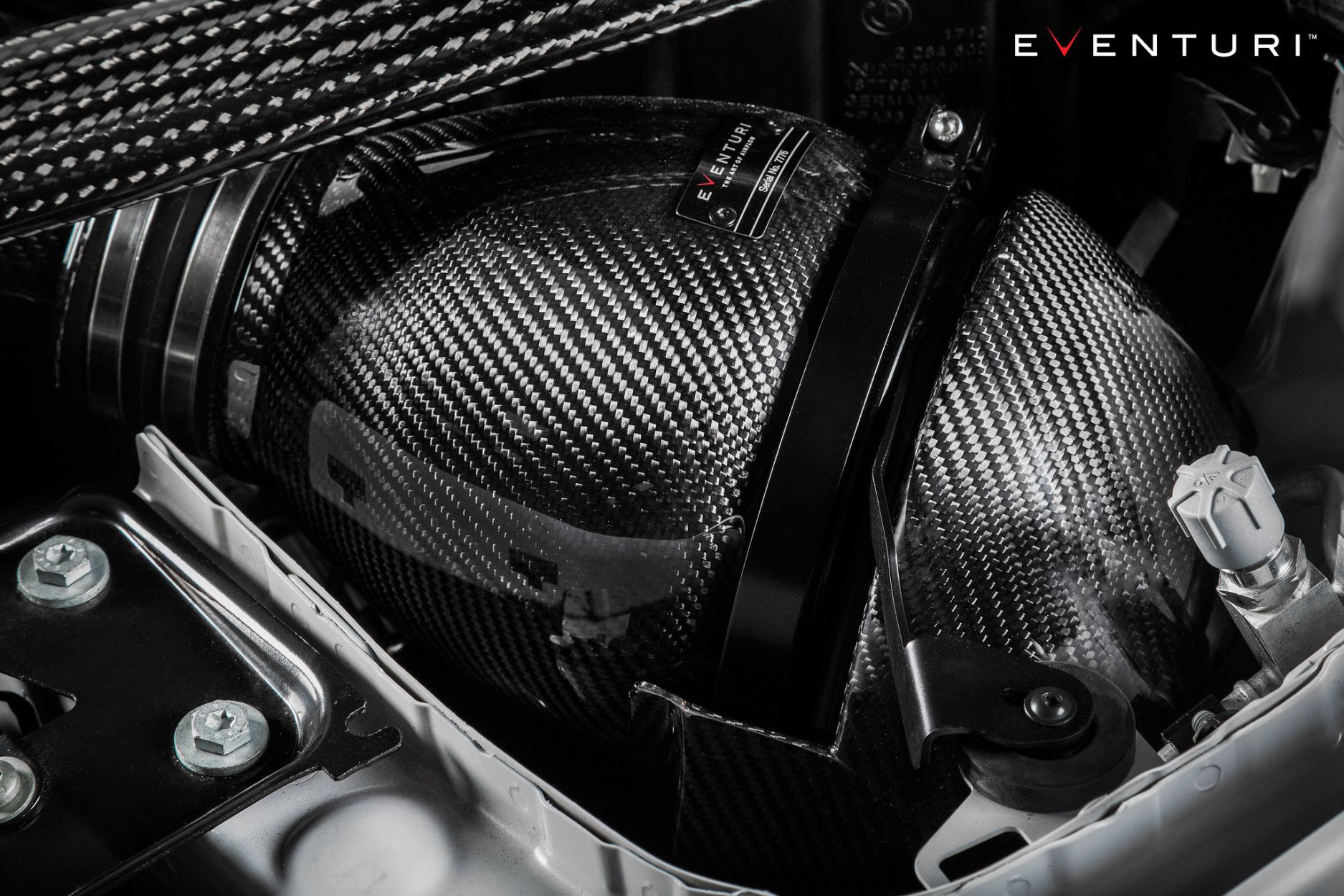 Eventuri Carbon Upgrade-Kit auf V2 für BMW F8X M3 M4 Ansaugung (7) 