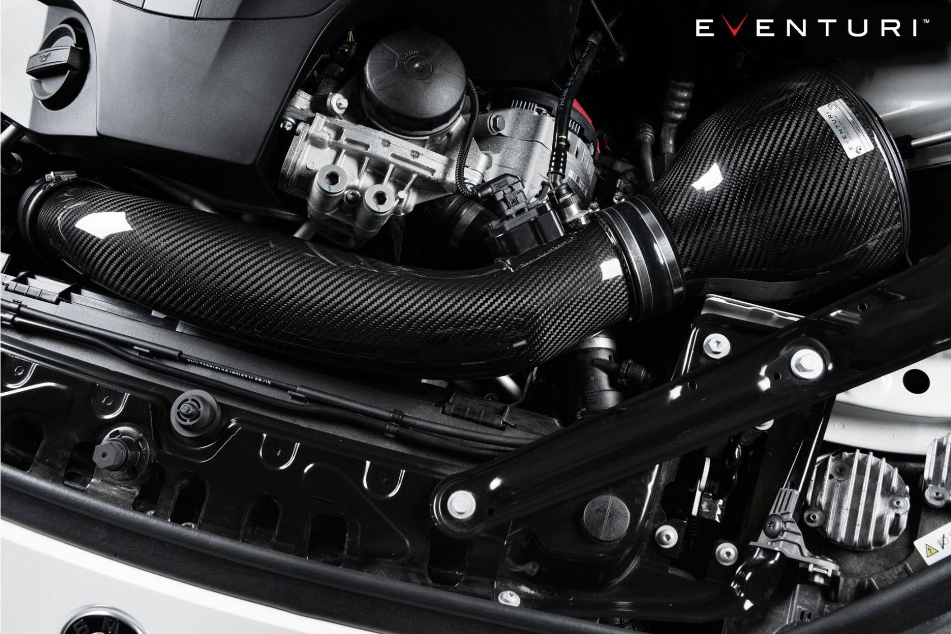 Eventuri Carbon Ansaugsystem für BMW M2 F87 (2) 