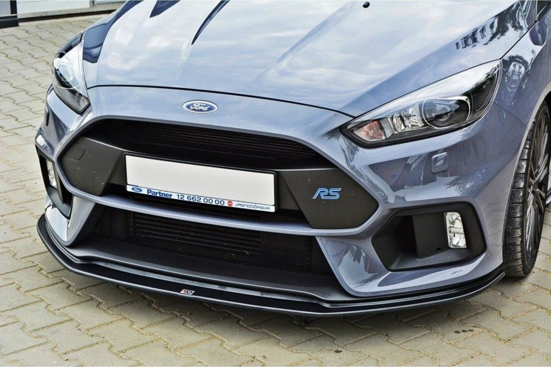 Maxton Design Frontlippe für Ford Focus MK3 RS schwarz hochglanz (2) 