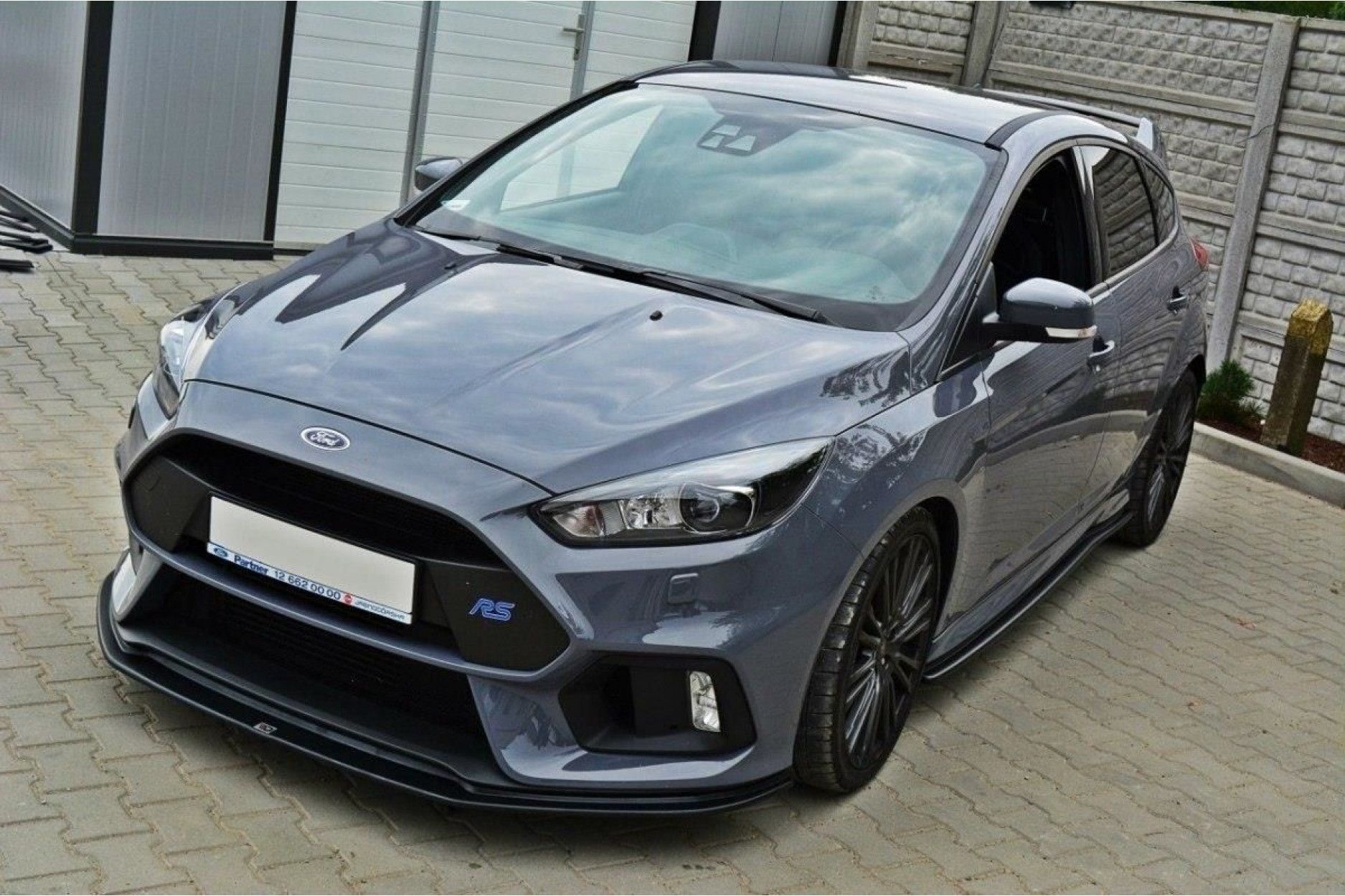 Maxton Design Frontlippe für Ford Focus MK3 RS schwarz hochglanz (4) 