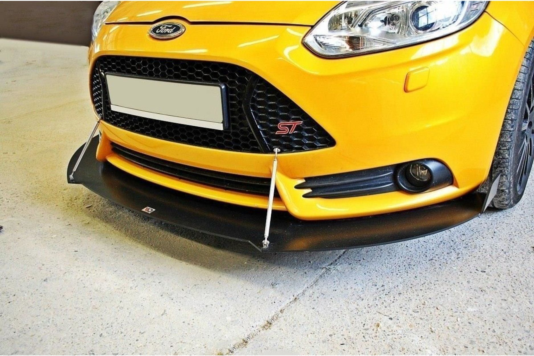 Maxton Design Racing-Frontlippe für Ford Focus MK3 ST schwarz unbearbeitet (2) 