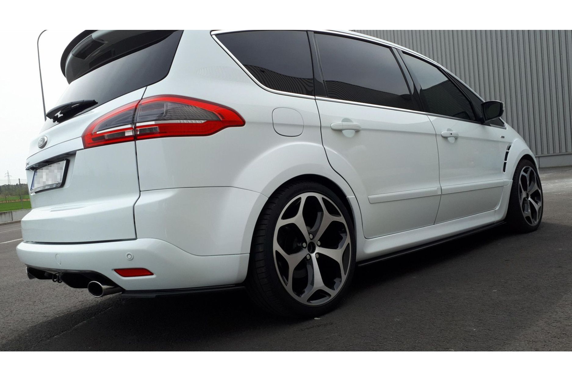 Пороги форд галакси. Ford s Max 2011 Tuning. Накладки сплиттеры на пороги Ford s-Max. Ford s Max обвес. Ford c-Max обвес.