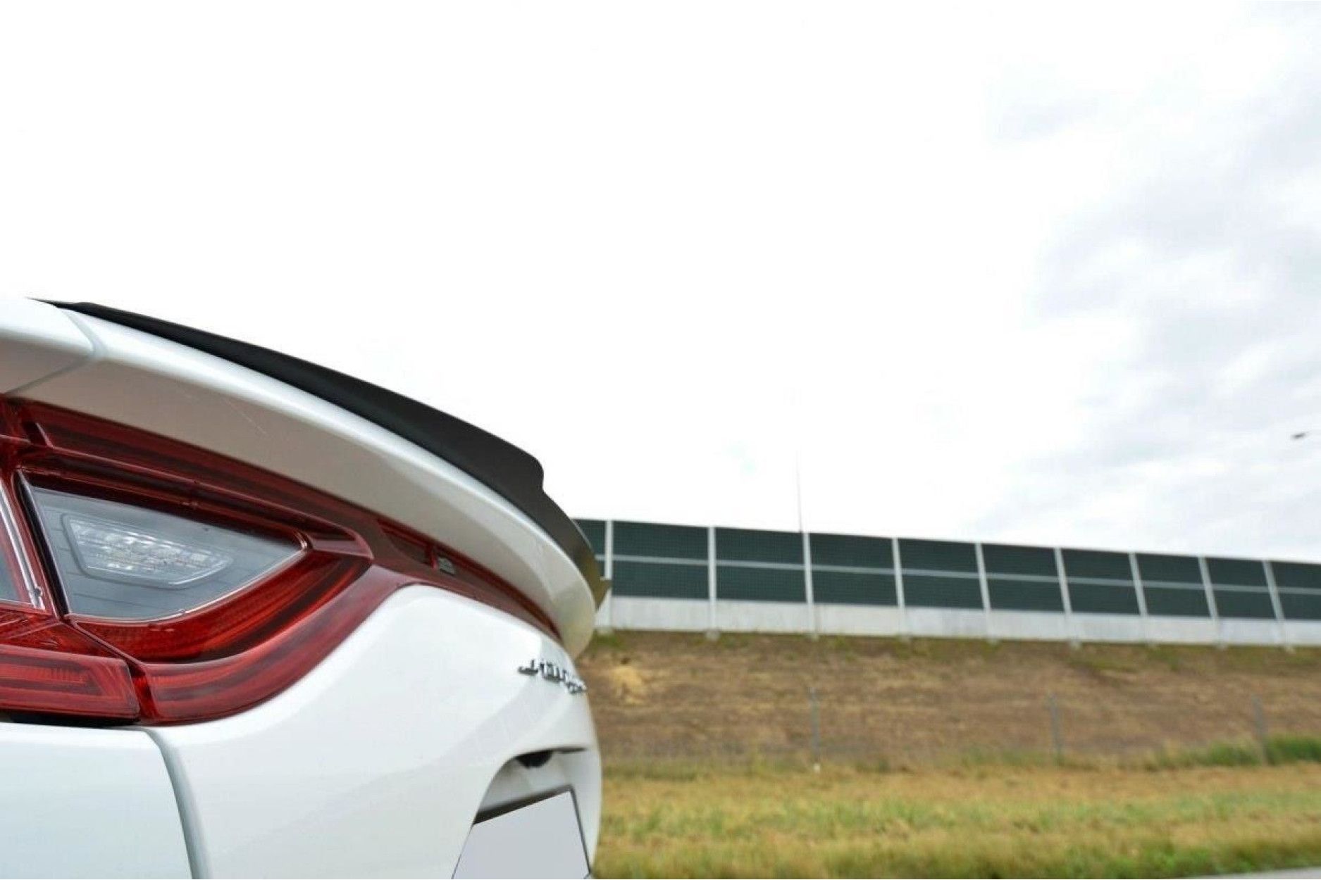 Maxton Design Spoiler für Kia Stinger MK1 GT schwarz hochglanz (2) 