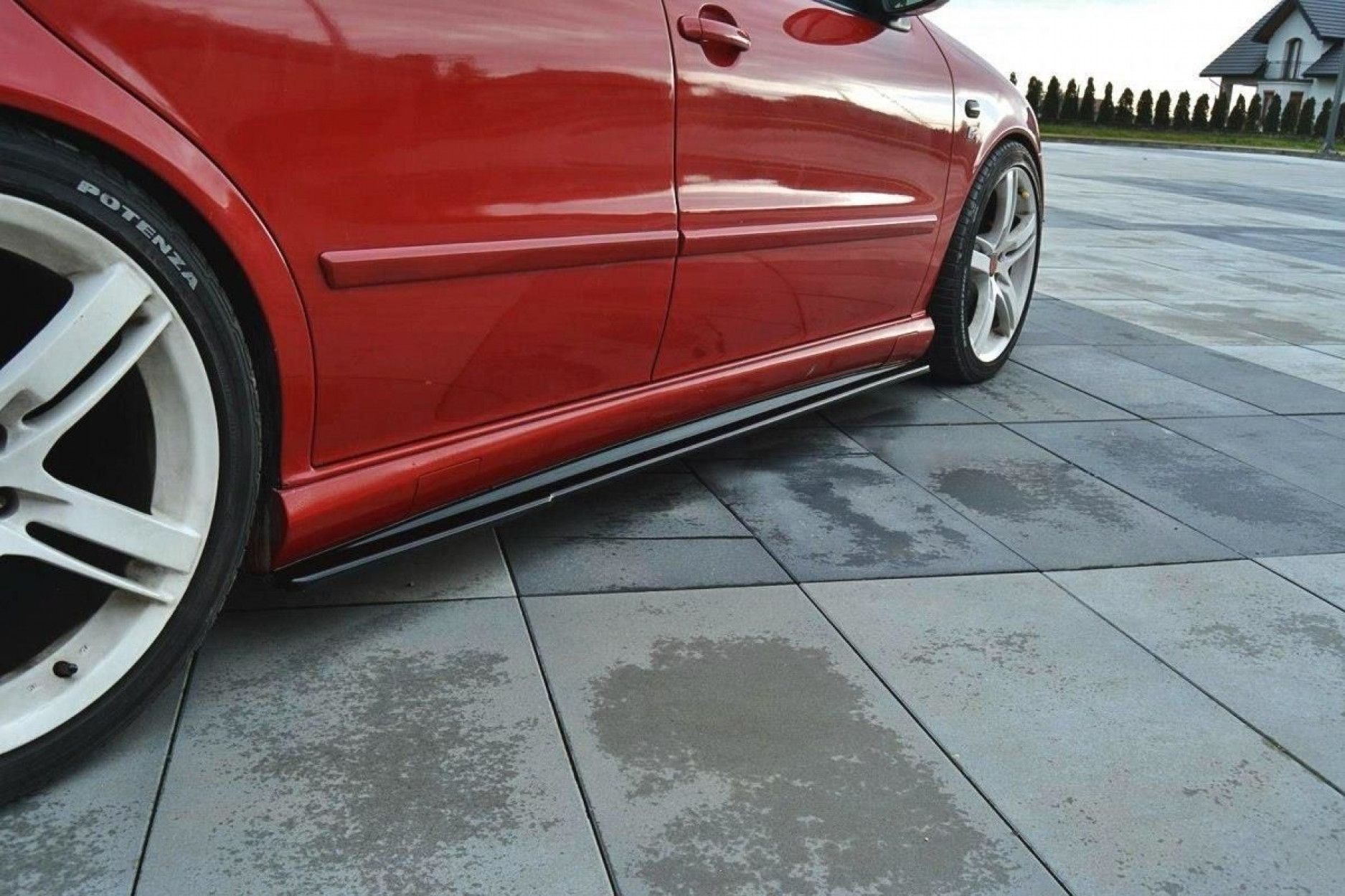 Maxton Design Seitenschweller für Seat Leon MK1 Cupra schwarz hochglanz (4) 