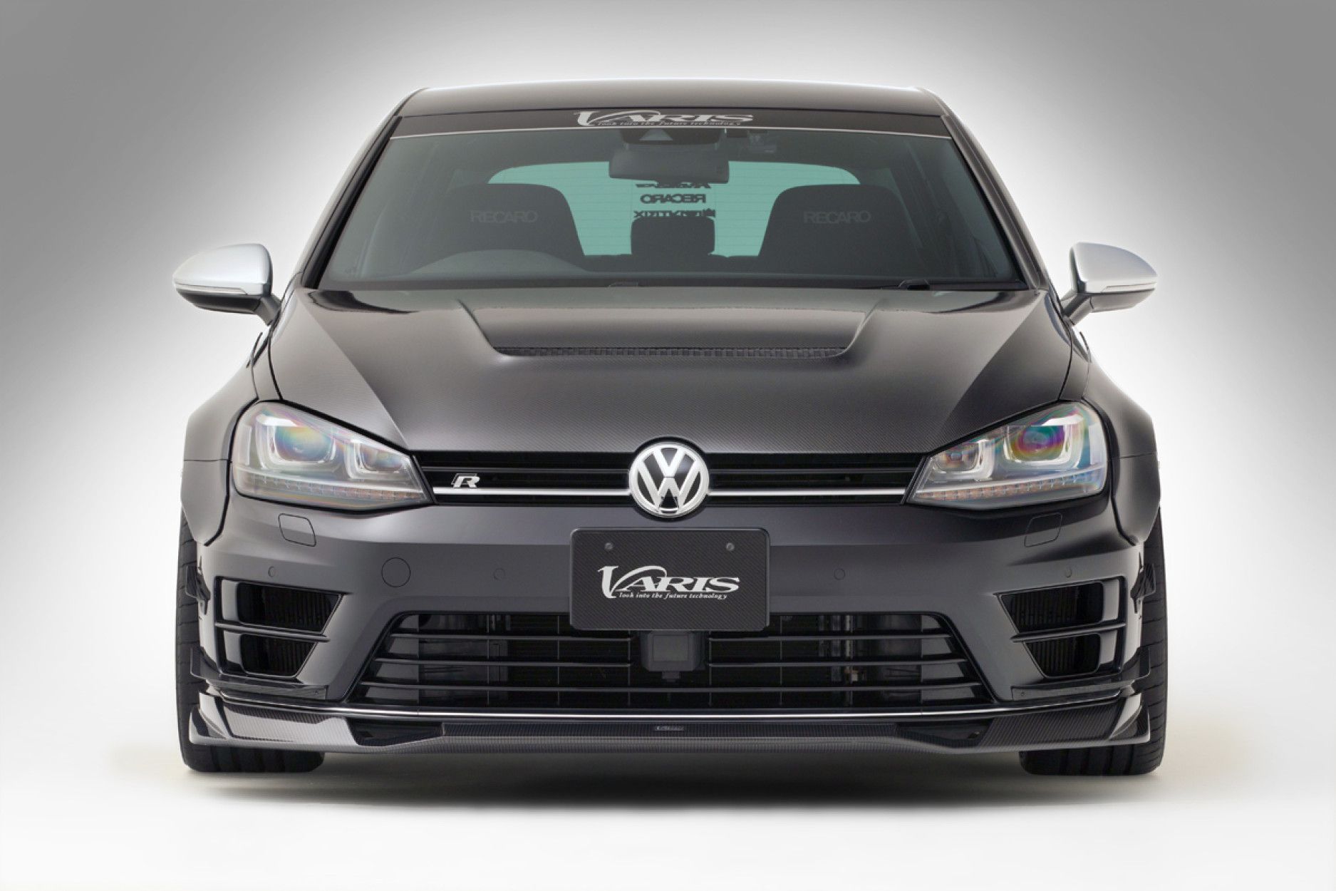 Varis Carbon Motorhaube Cooling für VW Golf 7 GTI/R - online kaufen bei  CFD