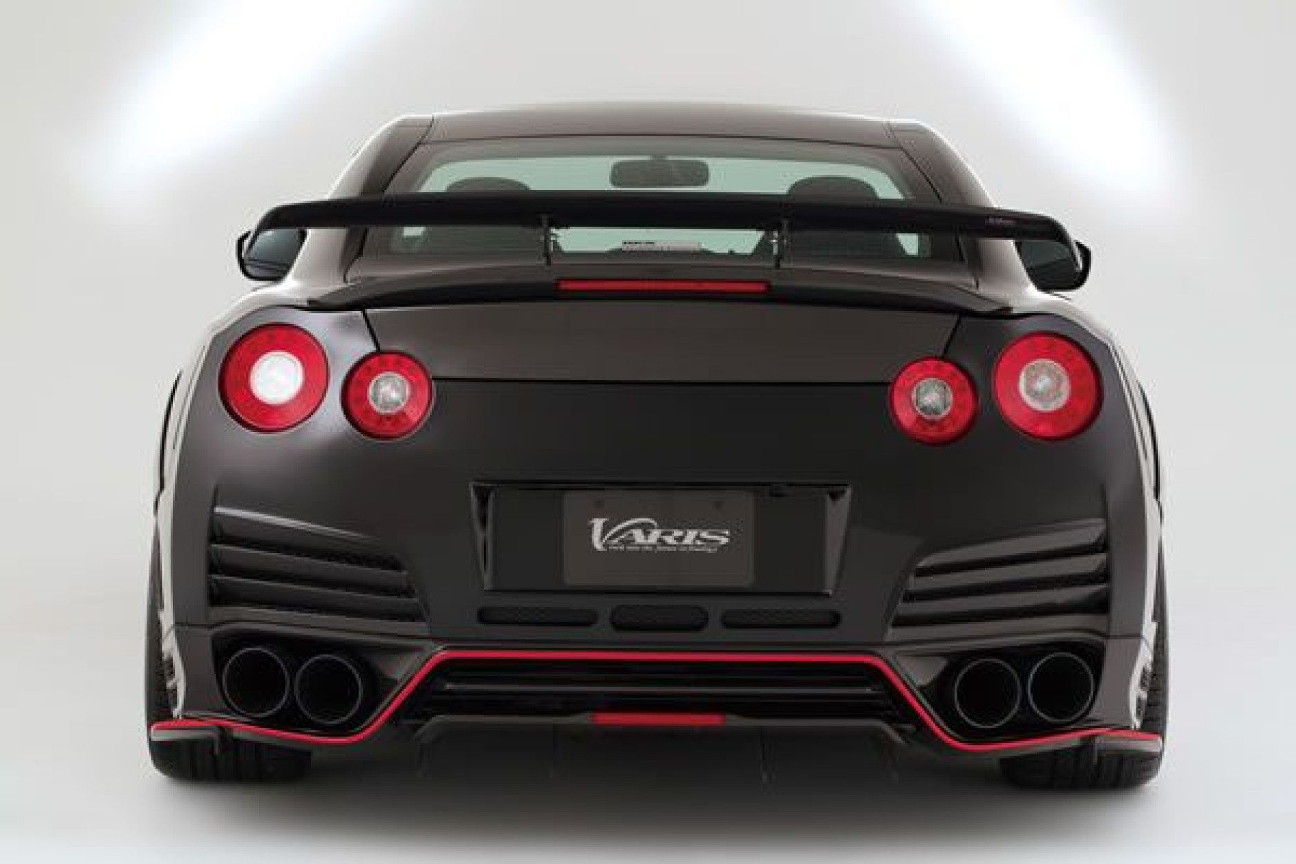 Varis Carbon Heckschürze für Nissan R35 GT-R (5) 