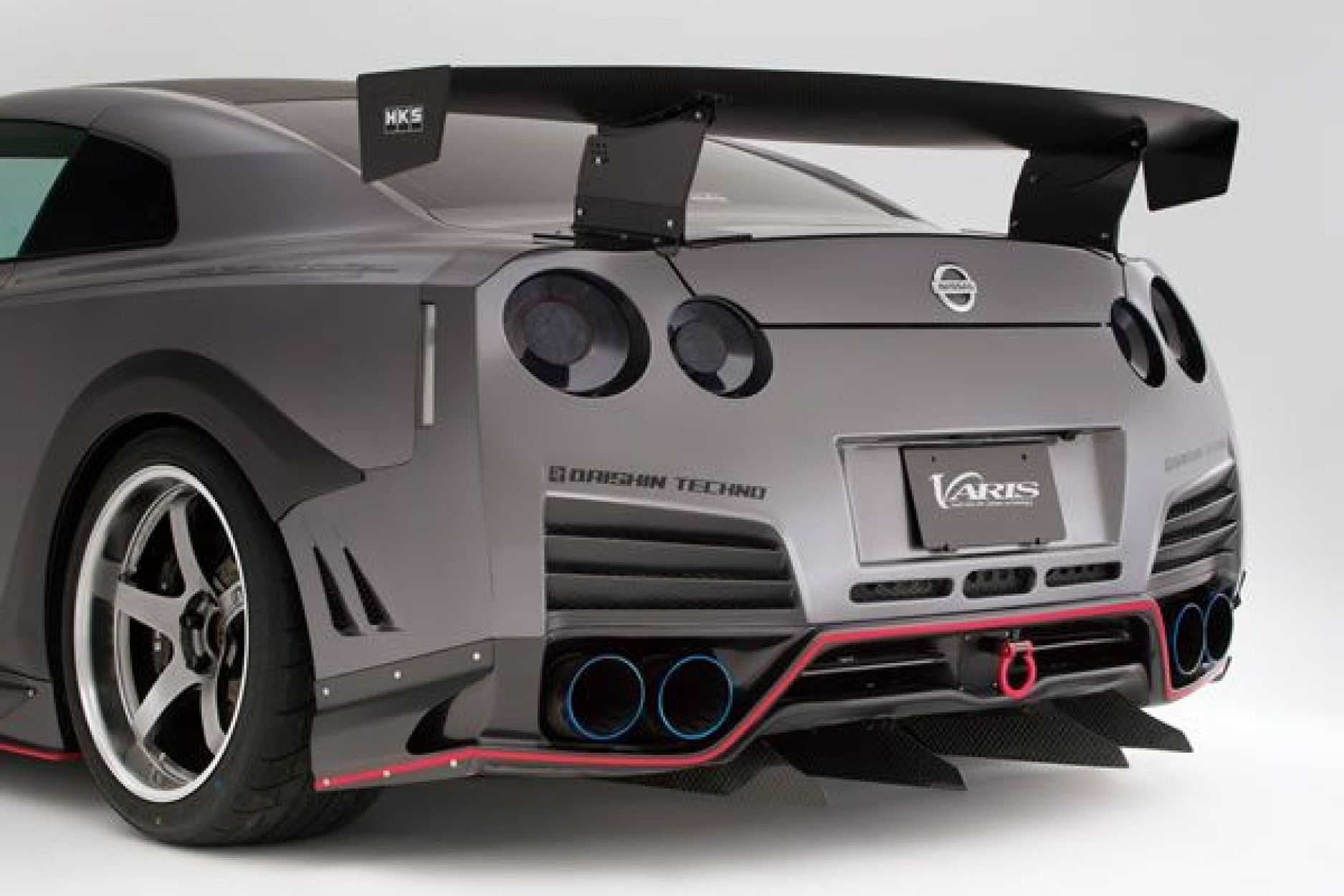 Varis Carbon Heckschürze für Nissan R35 GT-R (4) 