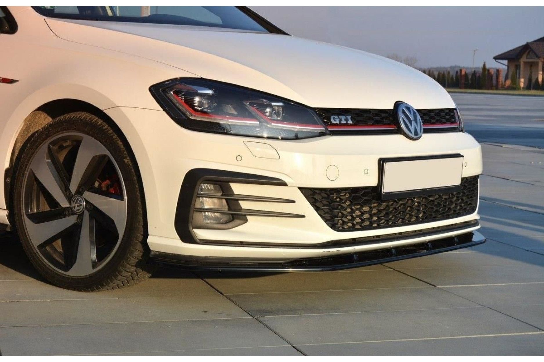 Maxton Design Frontlippe für Volkswagen Golf MK7|Golf 7 GTI Facelift schwarz hochglanz (2) 