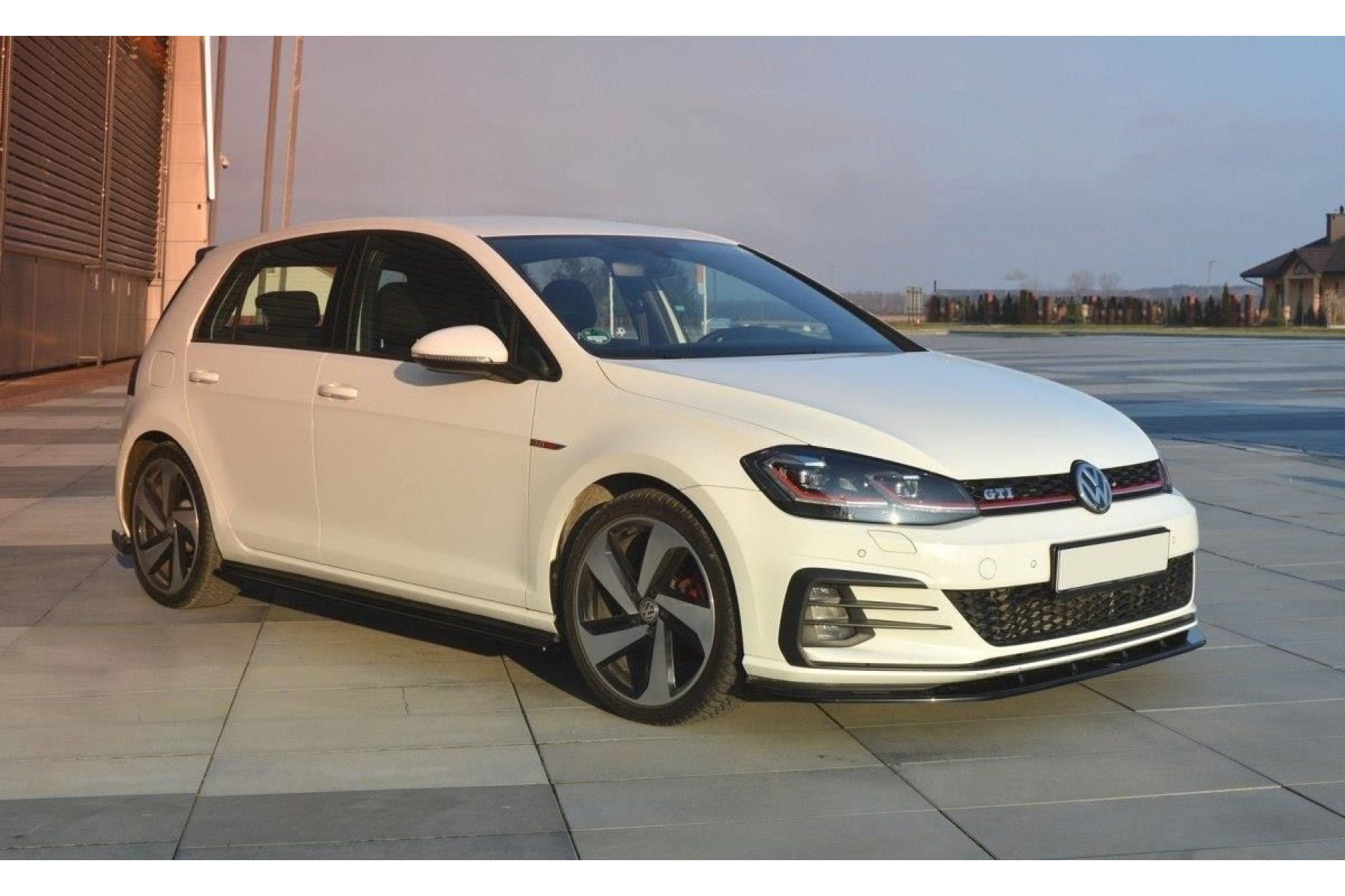 Maxton Design Frontlippe für Volkswagen Golf MK7|Golf 7 GTI Facelift schwarz hochglanz (3) 