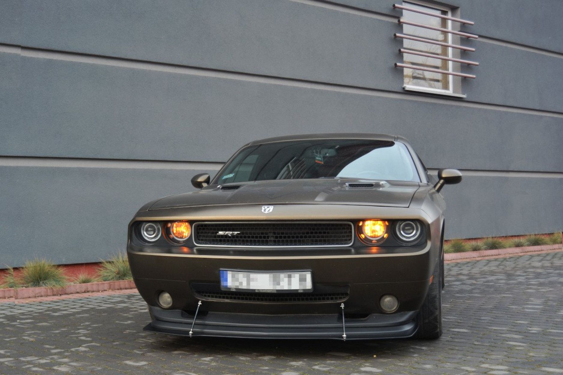 Maxtondesign Frontlippe V.1 für Dodge Challenger MK3 Coupe Racing schwarz plastik rau (2) 