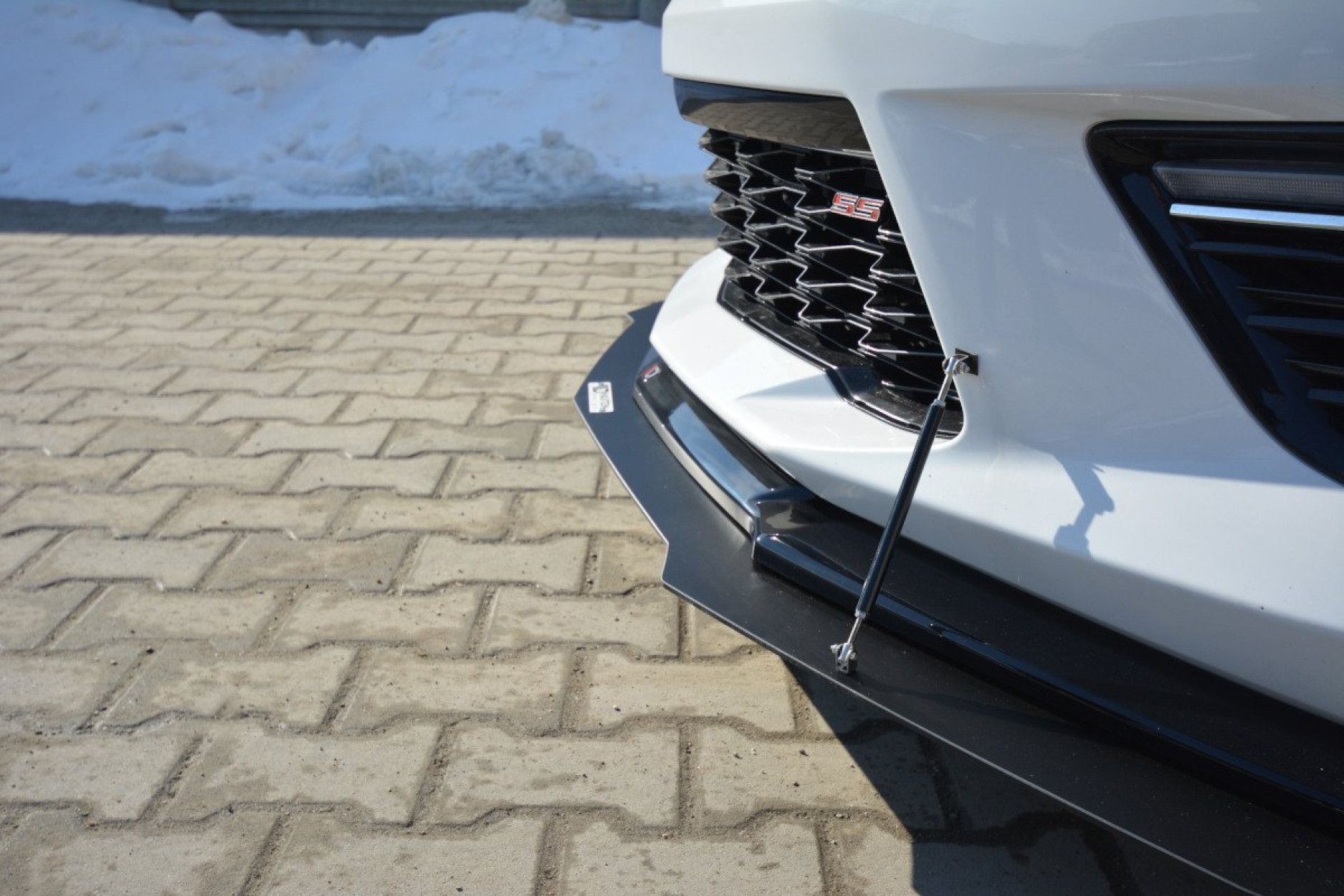 Maxtondesign Frontlippe für Chevrolet Camaro MK6 Coupe Racing schwarz hochglanz (4) 