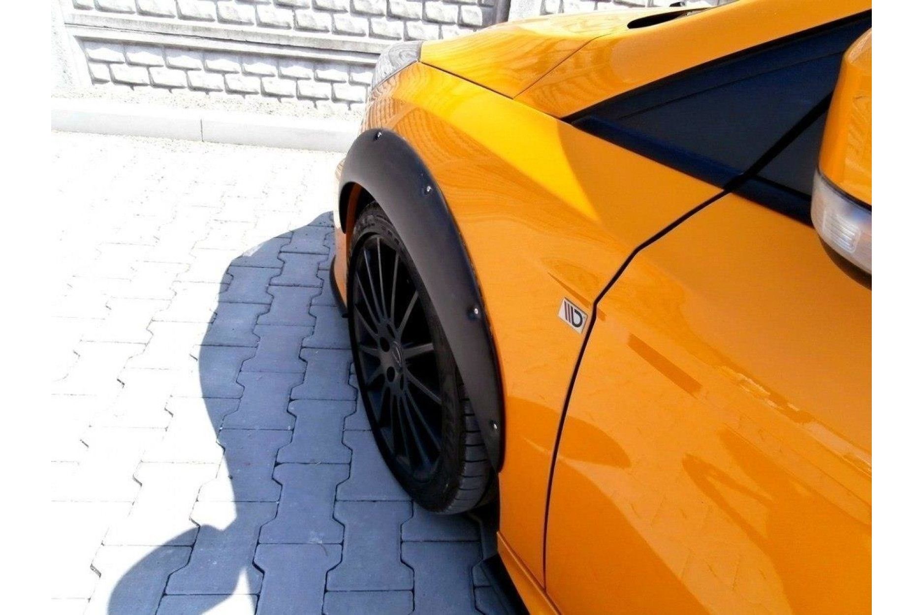 Maxtondesign Kotflügel für Ford Focus MK3 ST schwarz hochglanz (4) 
