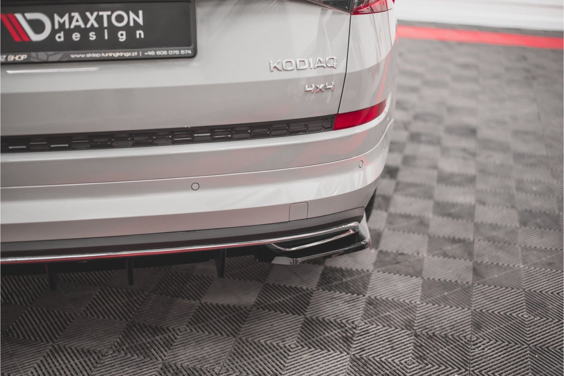Maxtondesign Diffusor Erweiterung li/re für Skoda Kodiaq MK1 Sportline schwarz hochglanz (4) 