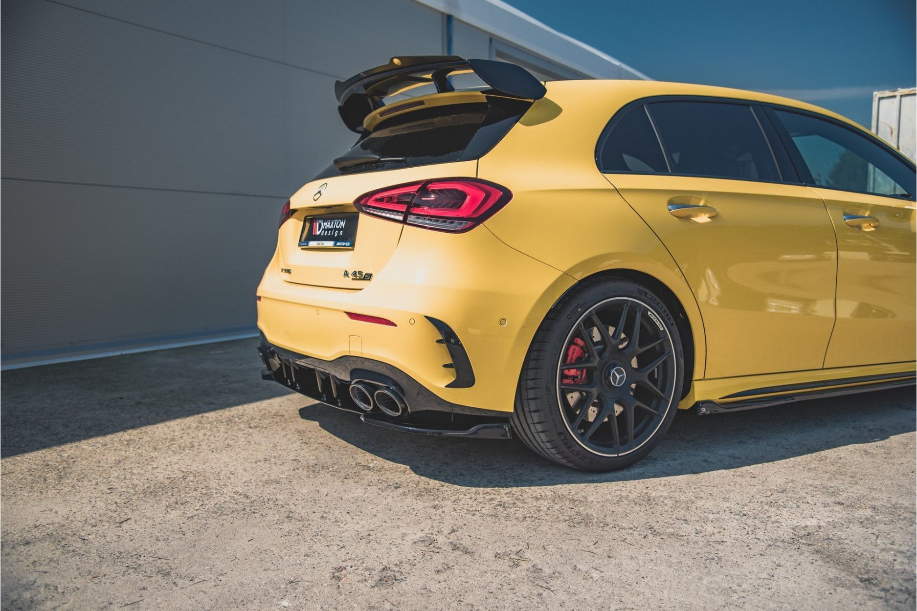 Maxtondesign Diffusor Erweiterung li/re für Mercedes Benz A-Klasse W177 A45 AMG schwarz hochglanz (2) 