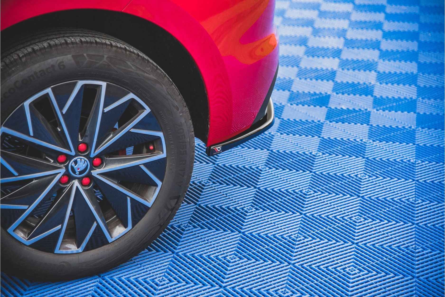 Maxtondesign Diffusor Erweiterung li/re für Skoda Kamiq schwarz hochglanz (5) 