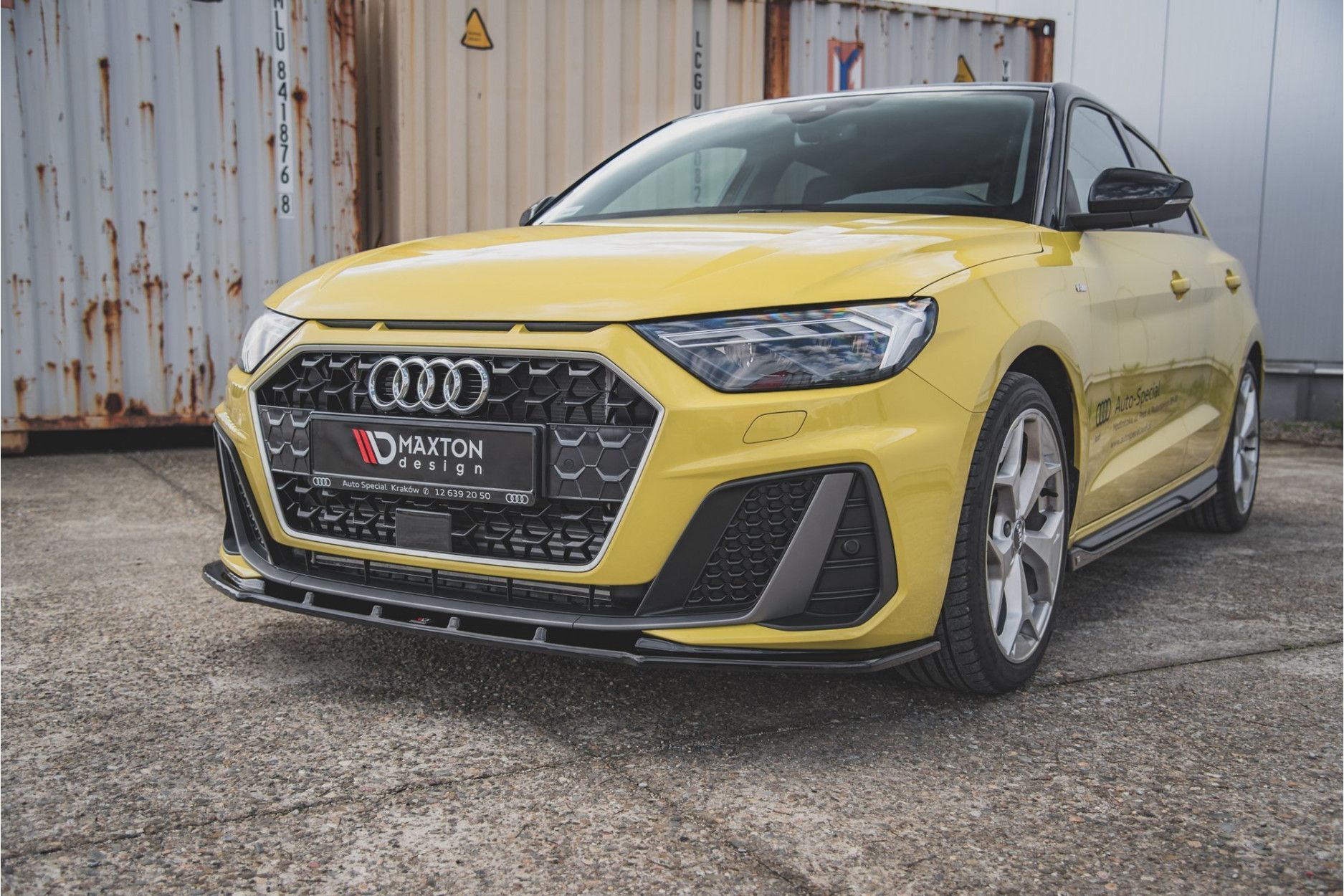 Maxtondesign Frontlippe V.1 für Audi A1 GB S-Line schwarz hochglanz (4) 