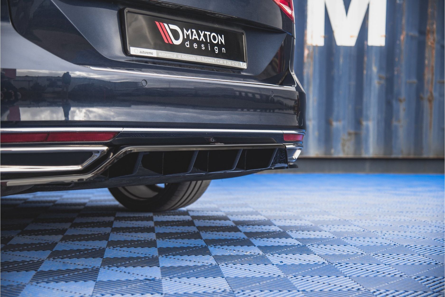 Maxtondesign Diffusor für Volkswagen Passat MK8|B8 Mit Balken schwarz hochglanz (3) 
