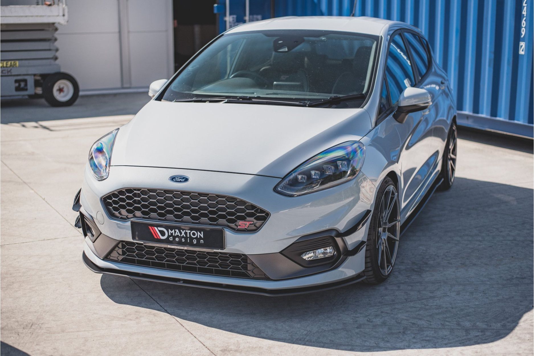 Maxtondesign Frontlippe für Ford Fiesta MK8 ST|ST-Line Racing schwarz (5) 