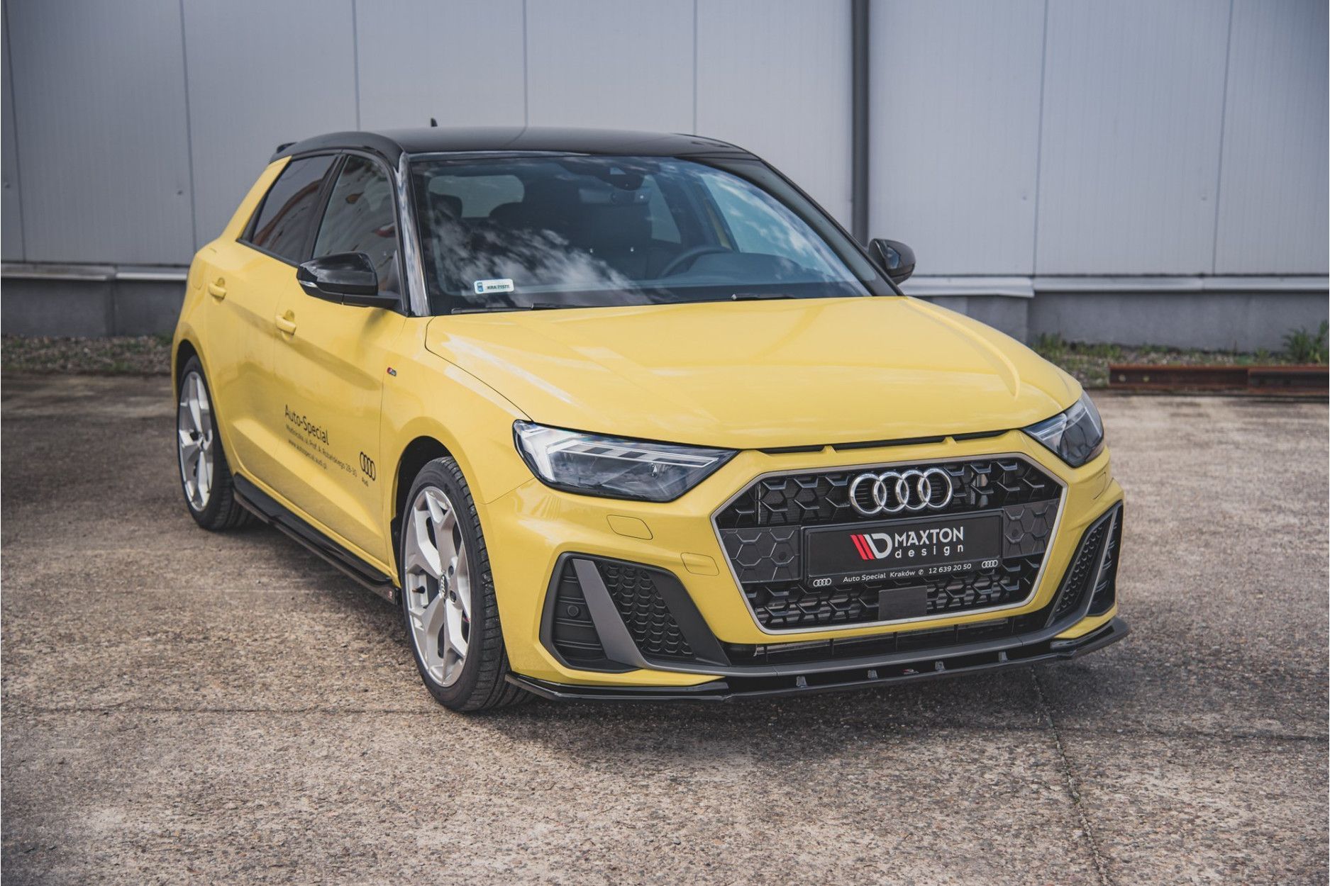Maxtondesign Frontlippe V.1 für Audi A1 GB S-Line schwarz hochglanz (2) 