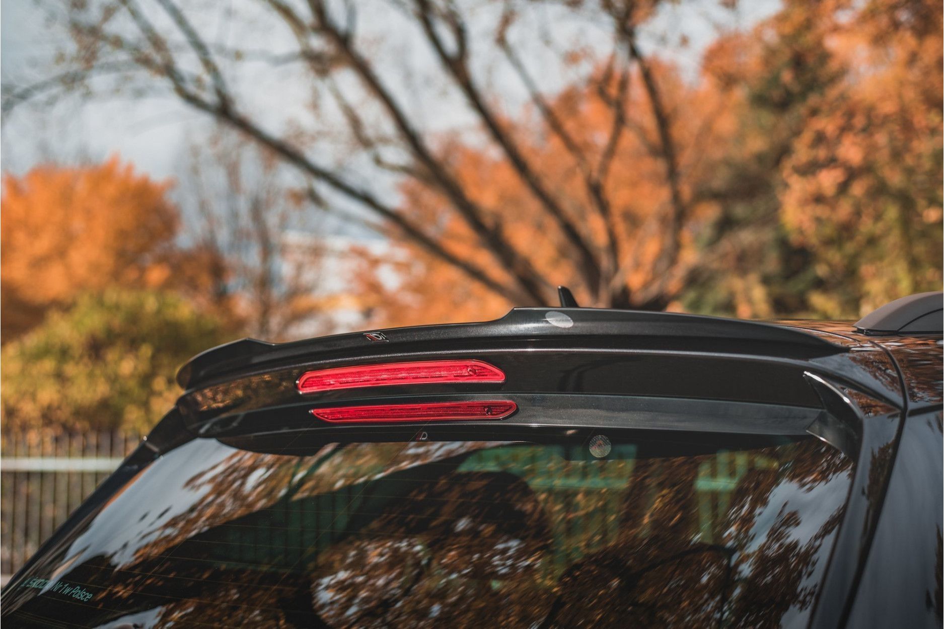 Maxtondesign Spoiler für Skoda Karoq MK1 Sportline Facelift schwarz hochglanz (2) 
