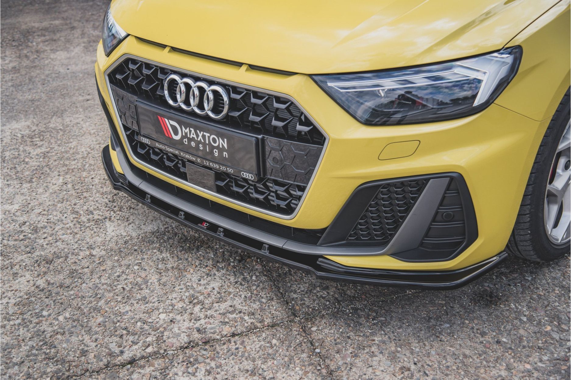 Maxtondesign Frontlippe V.1 für Audi A1 GB S-Line schwarz hochglanz (5) 