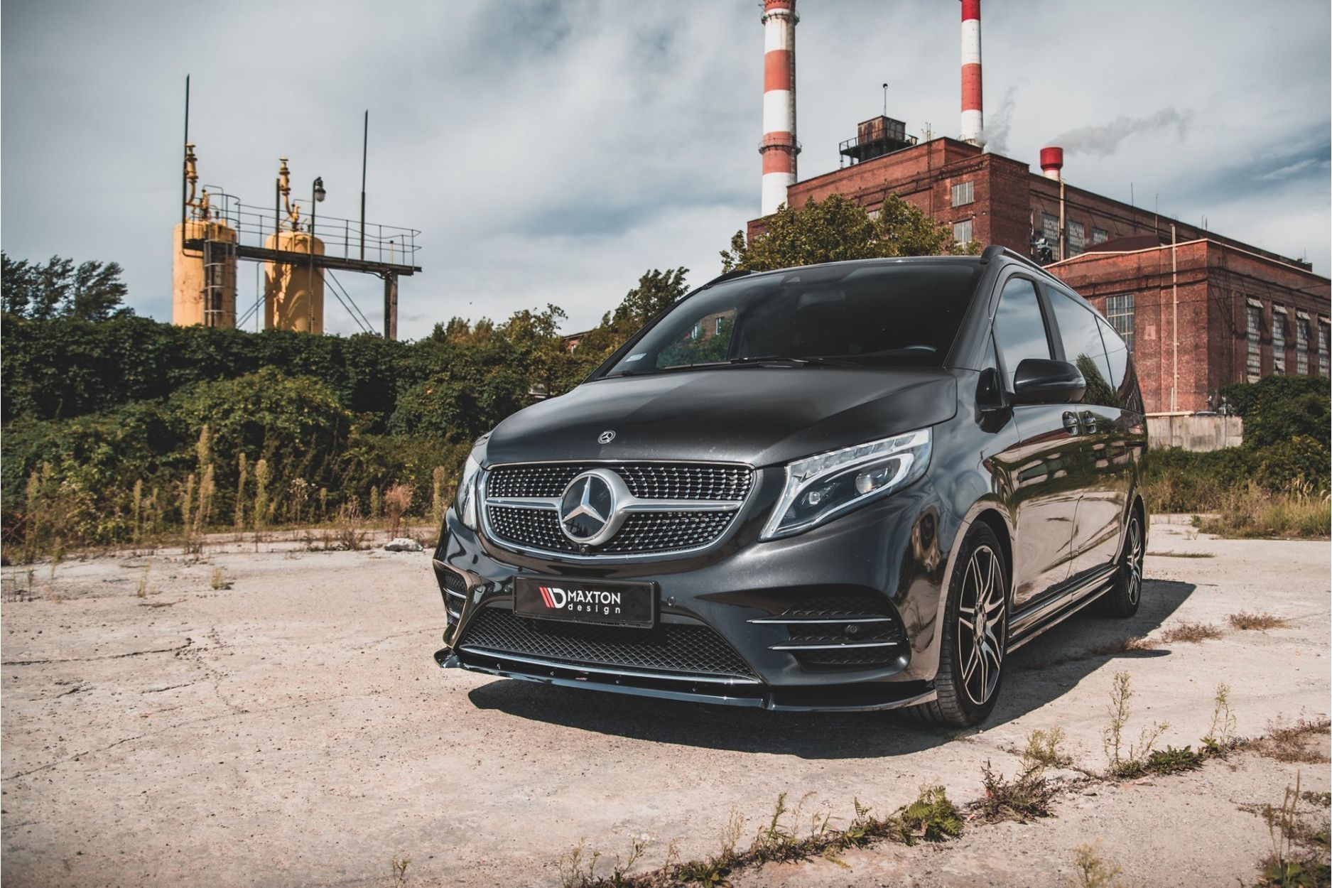 Maxtondesign Frontlippe V.3 für Mercedes Benz V-Klasse W447 AMG-Paket Facelift schwarz hochglanz (4) 